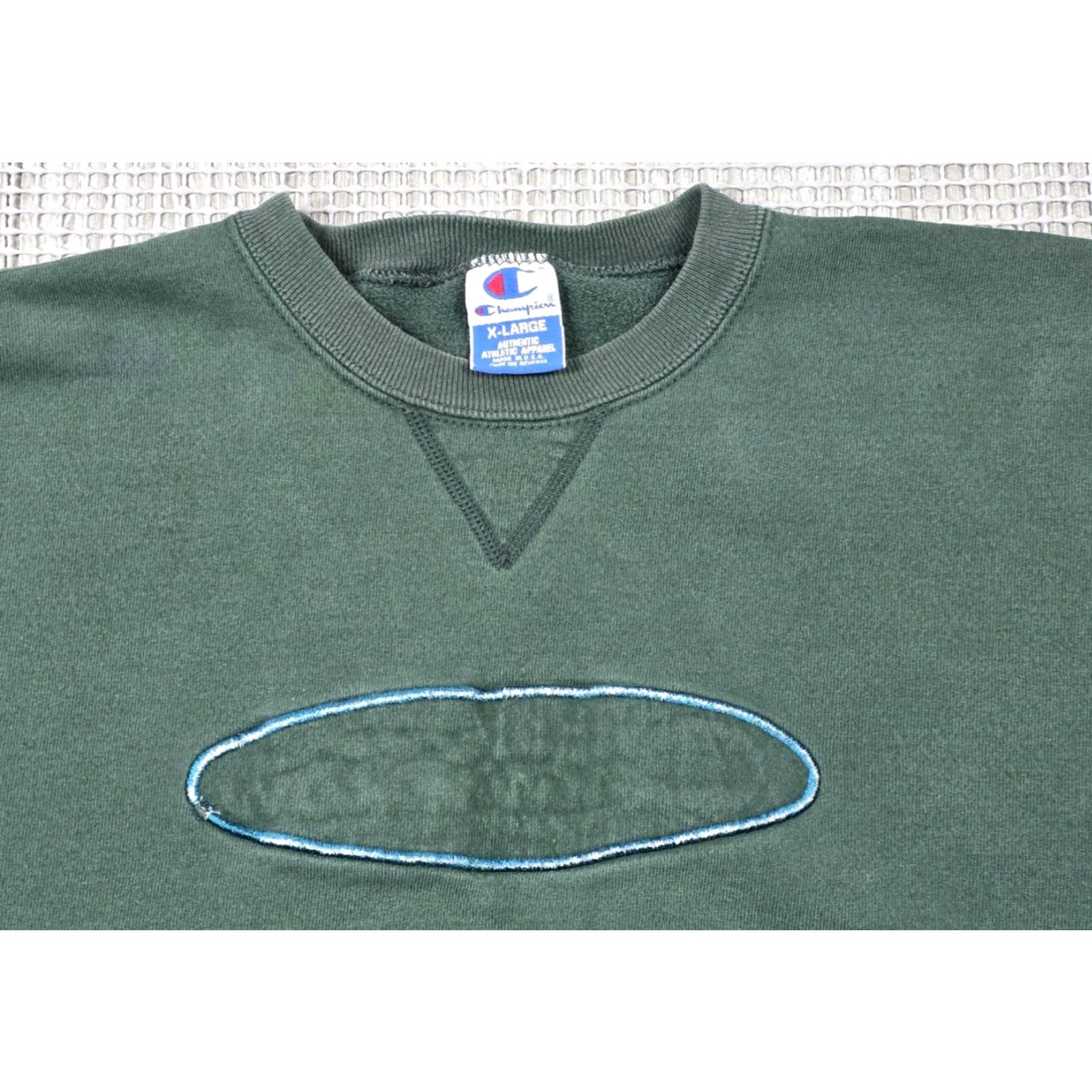 Champion VTG 90S INSIDE OUT CHAMPION CREWNECK SWEATSHIRT GREEN PURPLE EMBROIDERED XL RARE Mens Sweatshirt Champion Crewneck Size US XL / EU 56 / 4 - 3 Thumbnail