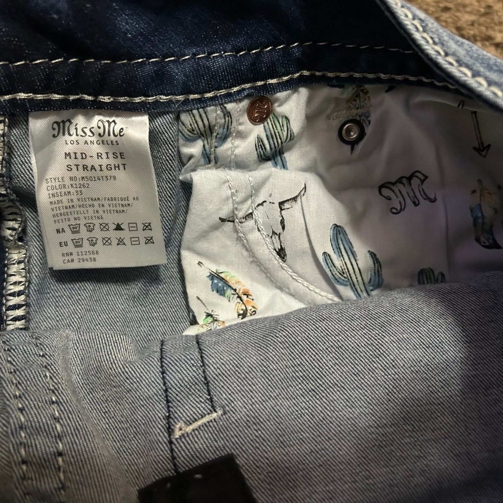 Miss Me Miss Me Women’s Mid Rise Straight Jeans size 30W x 33L Size 30" / US 8 / IT 44 - 7 Thumbnail