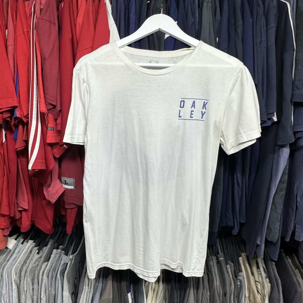 Oakley VTG Oakley T-shirts Big Logo Size L 00s Gore-crop Size US L / EU 52-54 / 3 - 2 Thumbnail