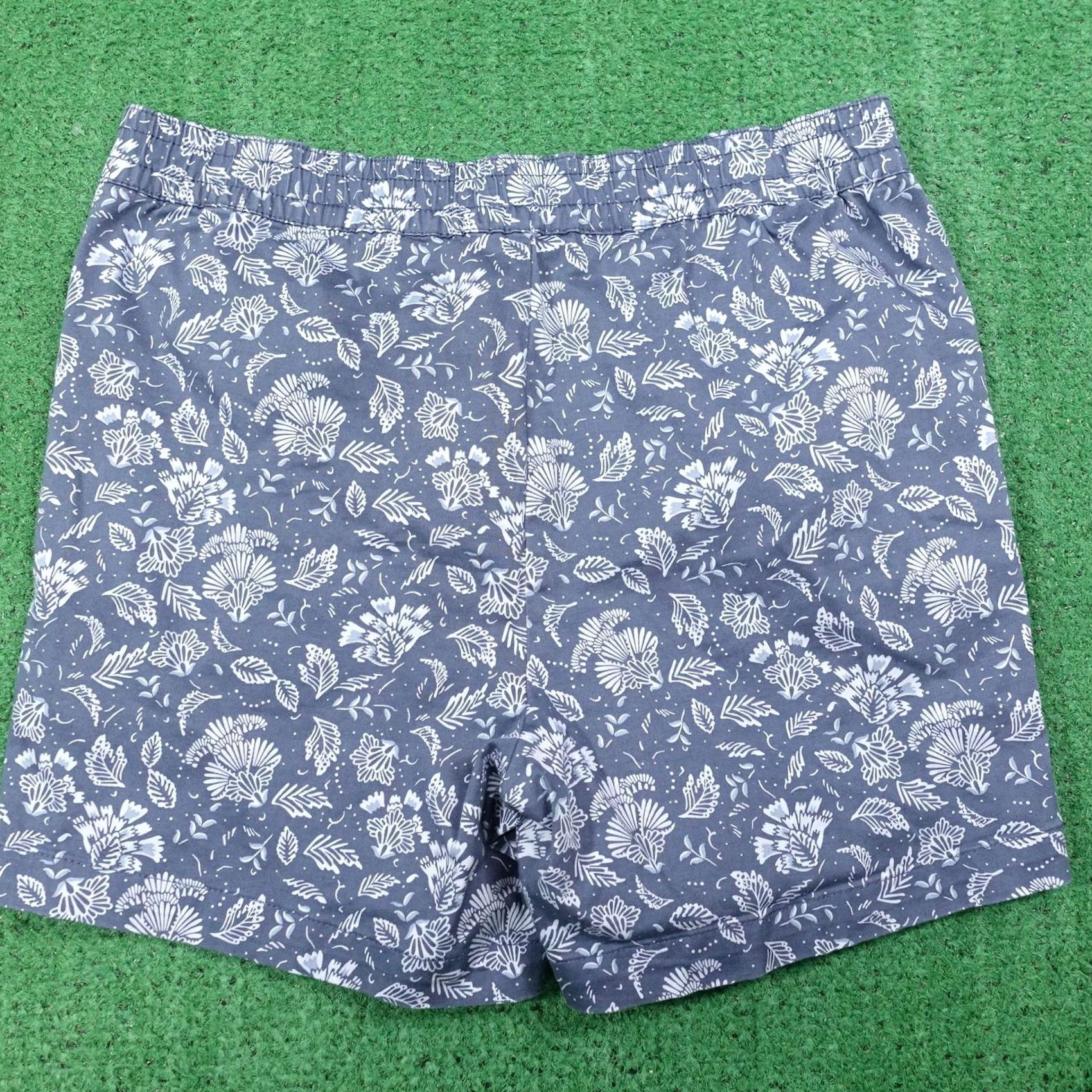 Vintage JACHS Girlfriend Shorts Mens XL Blue Floral Chino 6 Inseam Cotton Modal Polyester Spandex Elastic Pockets Casual Summer Mens Size US 36 / EU 52 - 3 Thumbnail
