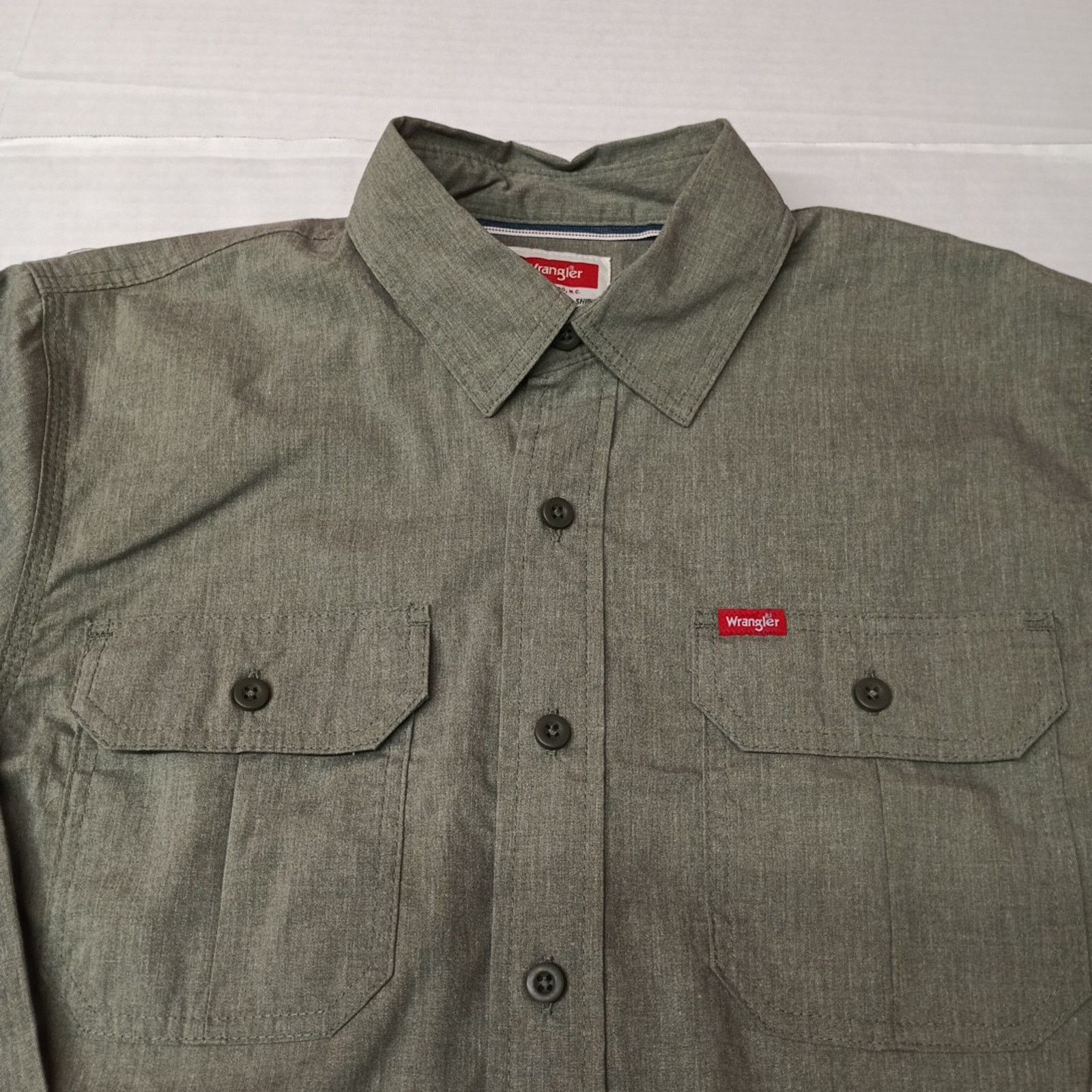 Wrangler Wrangler Big Men's Relaxed Fit Woven Shirt Size M Green Size US M / EU 48-50 / 2 - 4 Thumbnail