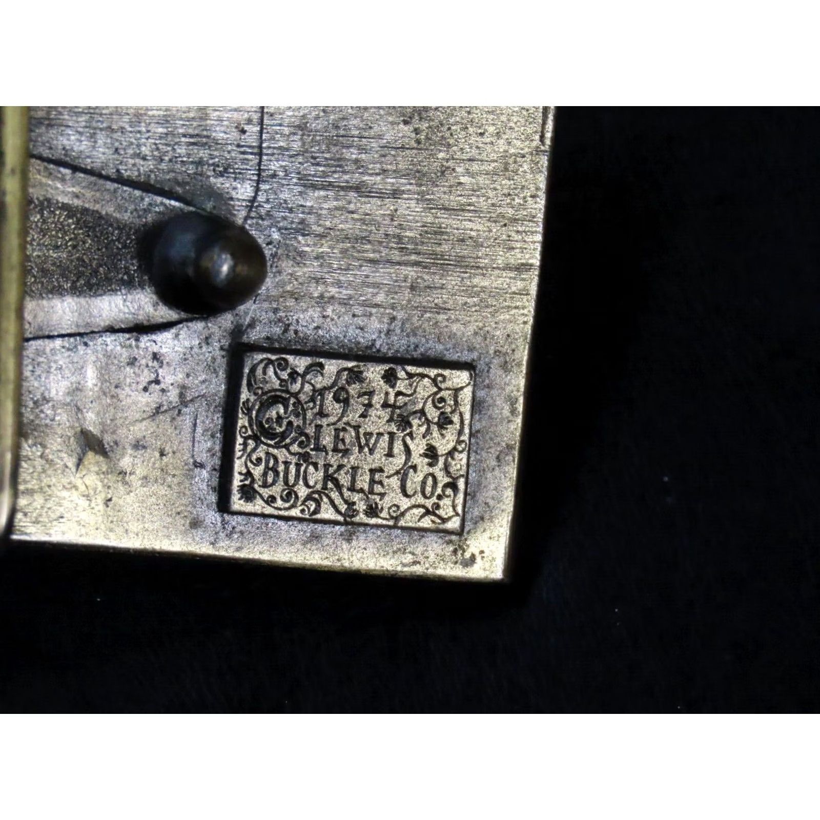 Vintage VINTAGE Lewis Buckle Co. Reserved For Patriots 100 Dollar Bill 1974 Belt Buckle Belt Buckle Adult Unisex Bronze 1970s Flags & Political Mens Womens Size ONE SIZE - 4 Thumbnail