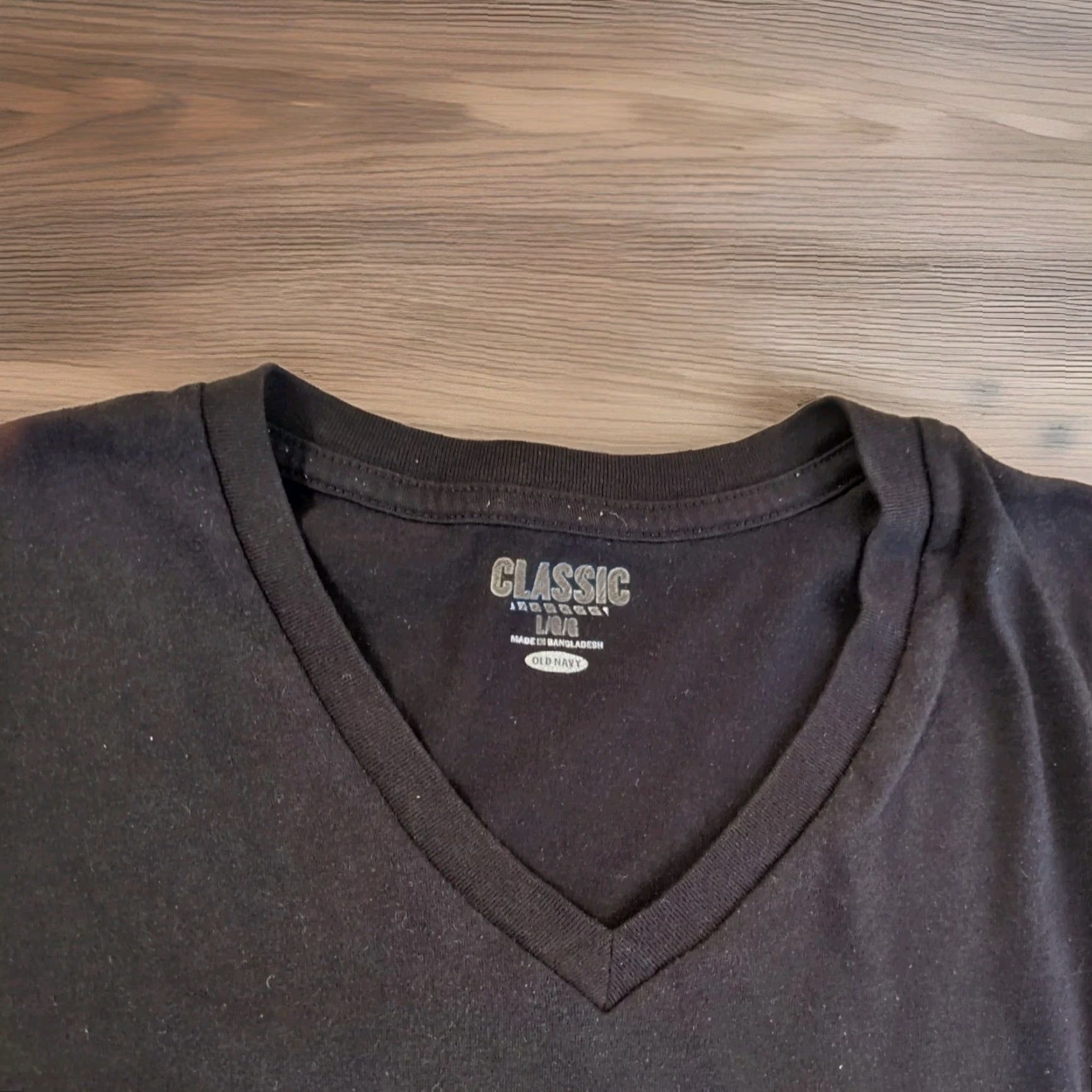 Old Navy VINTAGE Old Navy T-Shirt Black Solid V-Neck Short Sleeve Men L Size US L / EU 52-54 / 3 - 2 Thumbnail