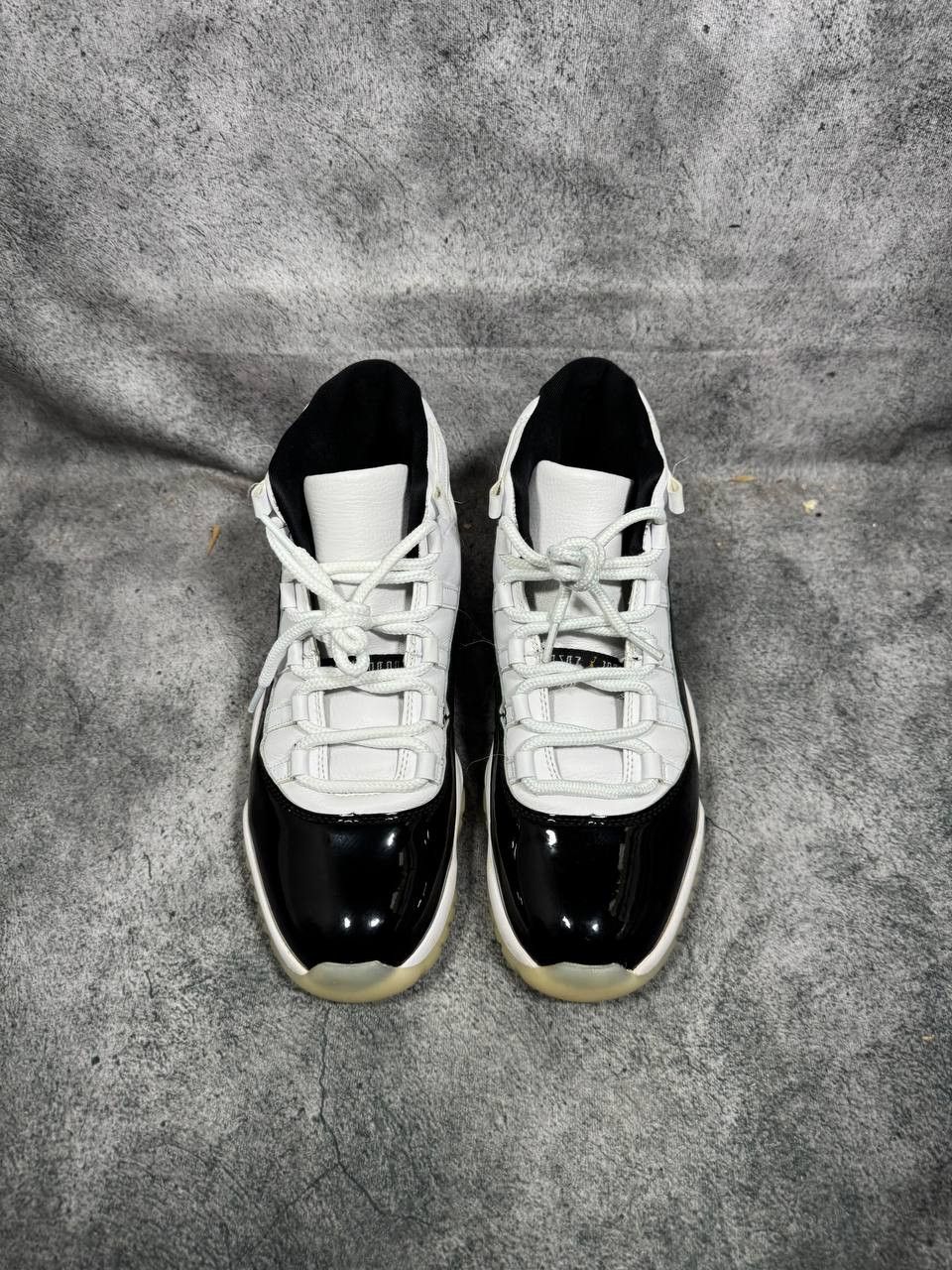 Jordan Brand Size 10 | Jordan 11 DMP No Box | Pre-Owned Size US 10 / EU 43 - 4 Thumbnail