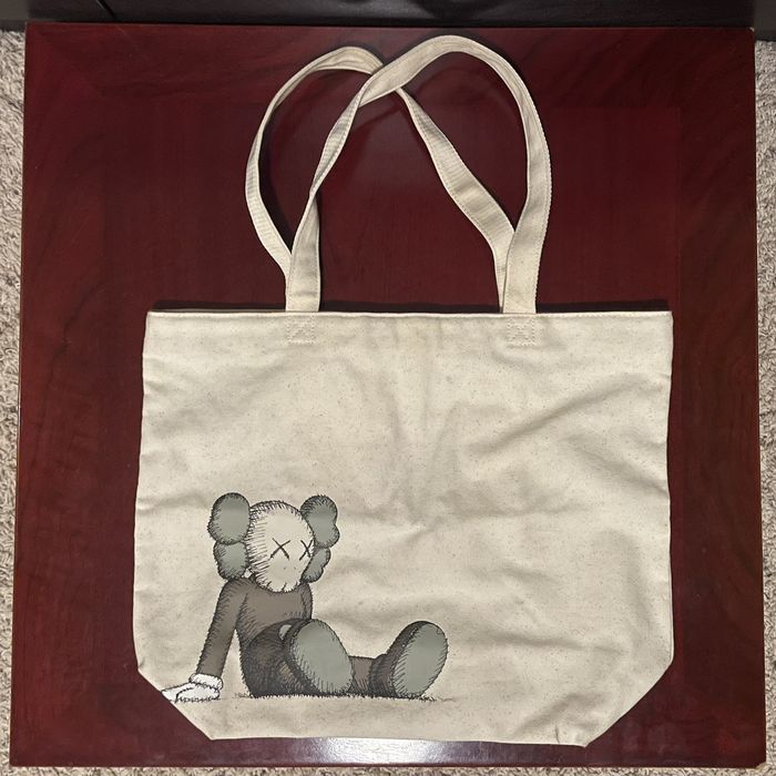 KAWS, UNIQLO TOTE BAG (2017)