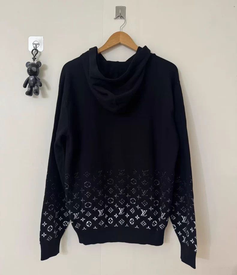 Louis Vuitton Louis Vuitton Black and white hem gradient full-print knit Size US L / EU 52-54 / 3 - 2 Thumbnail