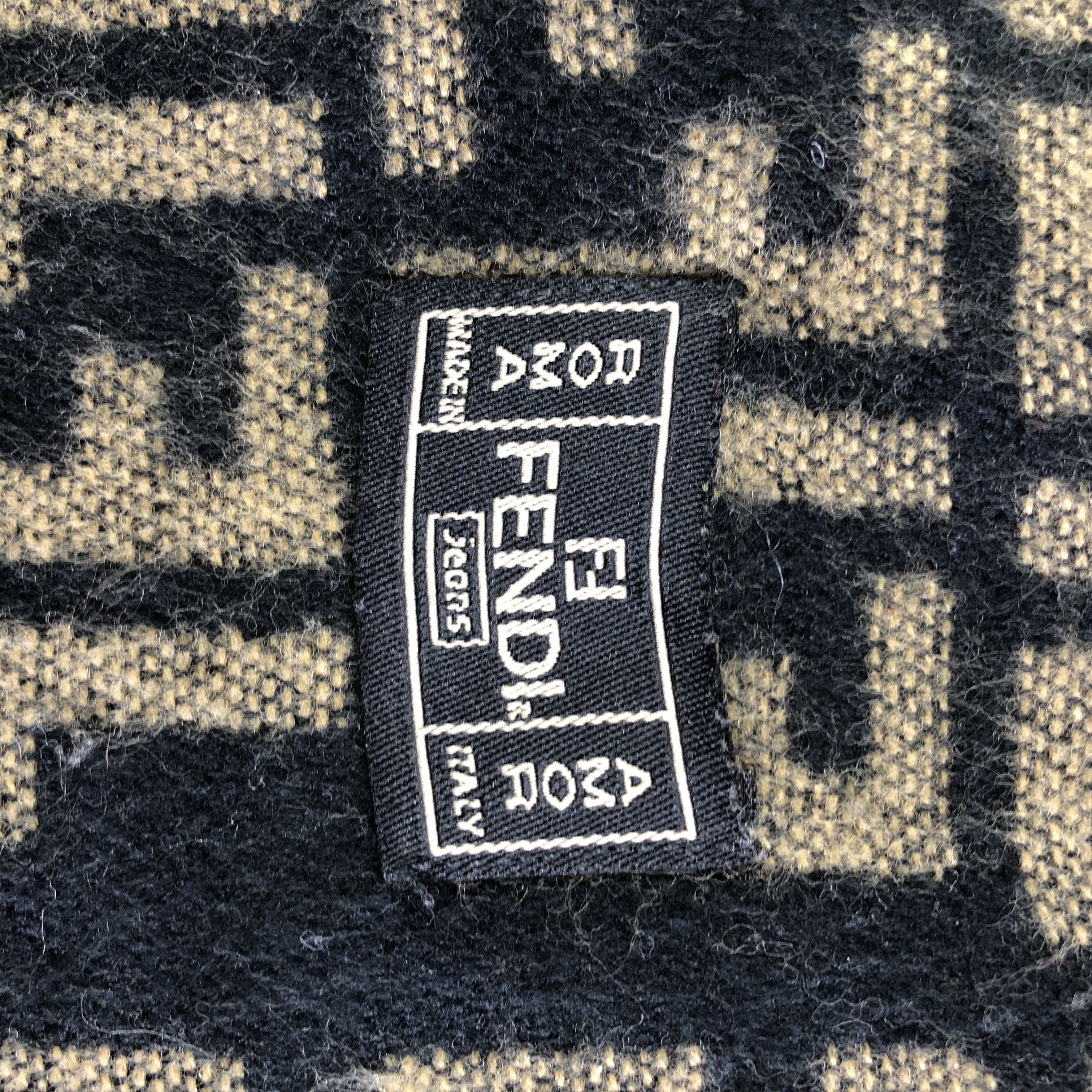 Fendi Fendi Scarf / Muffler / Neckwear Size ONE SIZE - 2 Thumbnail