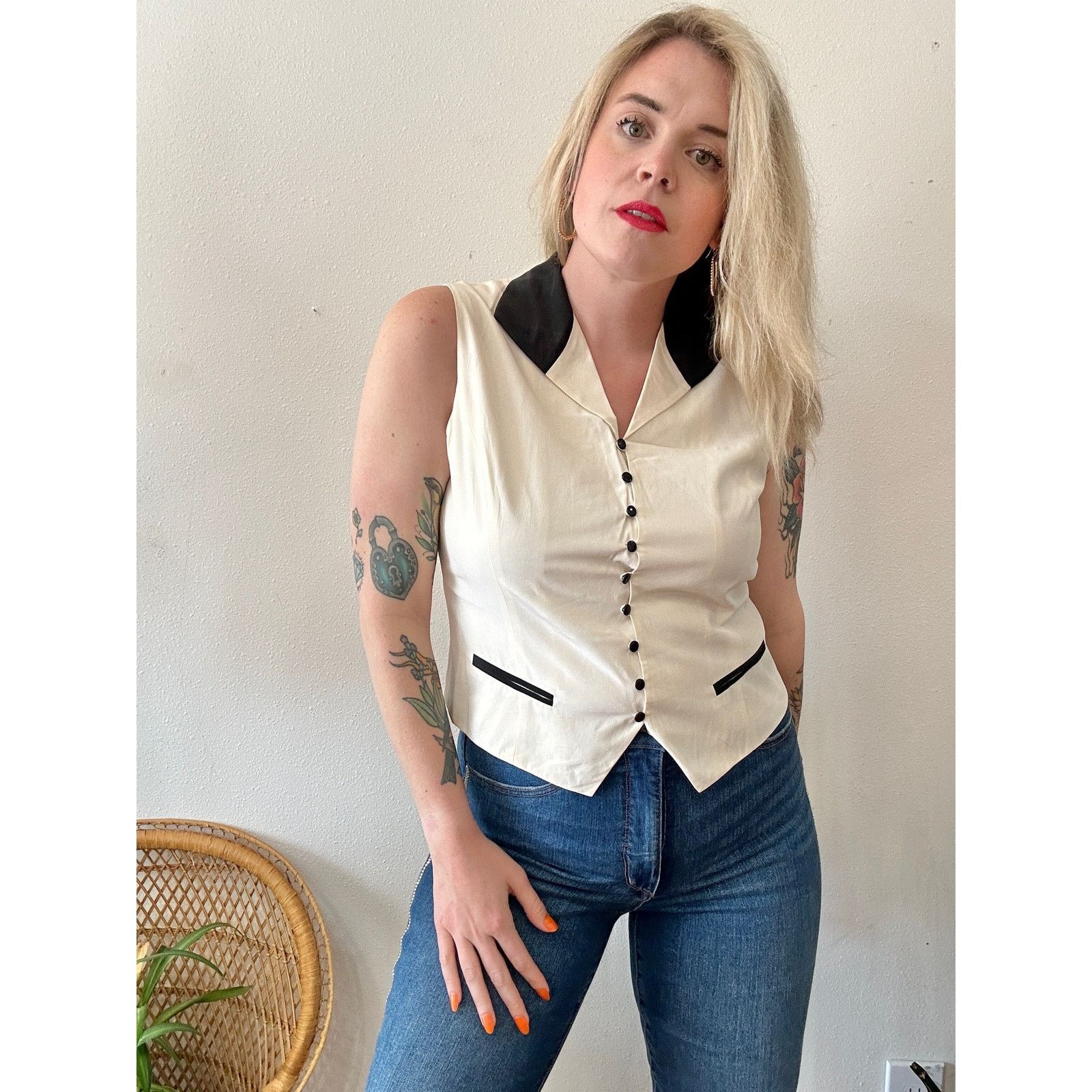 Vintage 90’s Ivory & Black Silk Vest size 14 Size XL / US 12-14 / IT 48-50 - 1 Thumbnail
