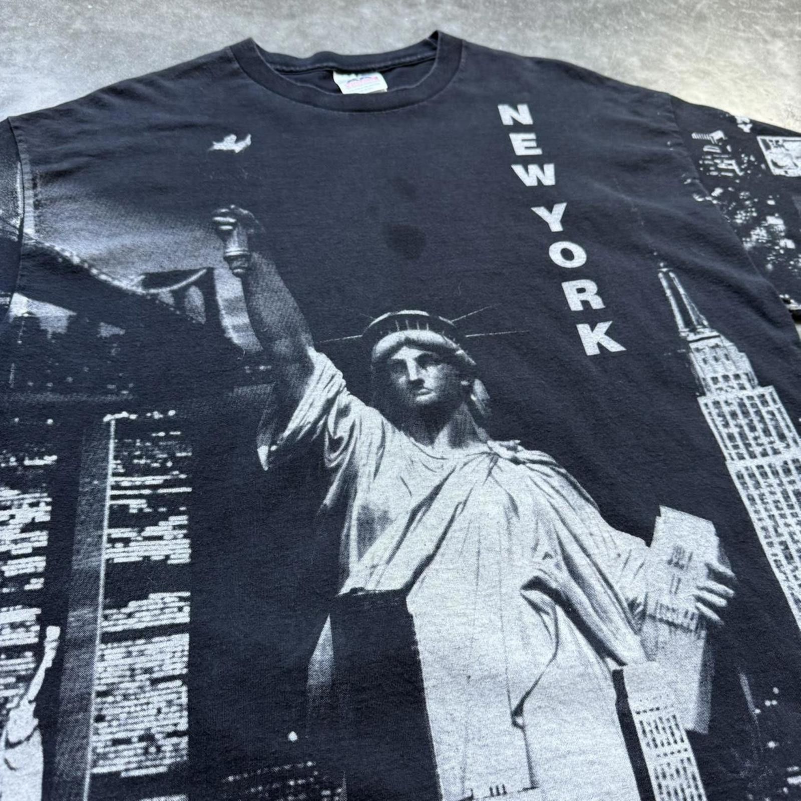 Other New York Skyline “Broadway” 1998 Vintage All-Over T-Shirt Size US XL / EU 56 / 4 - 3 Thumbnail