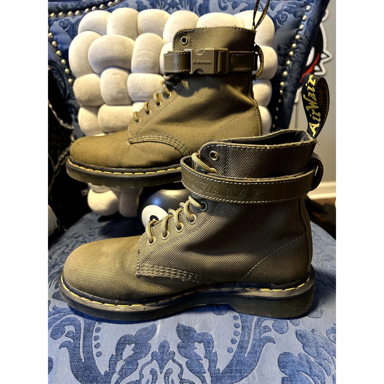 Dr. Martens Super Rare! Dr Martens x FUTURA Labs Green Canvas sz 8/EU 39 Size US 8 / IT 38 - 7 Thumbnail