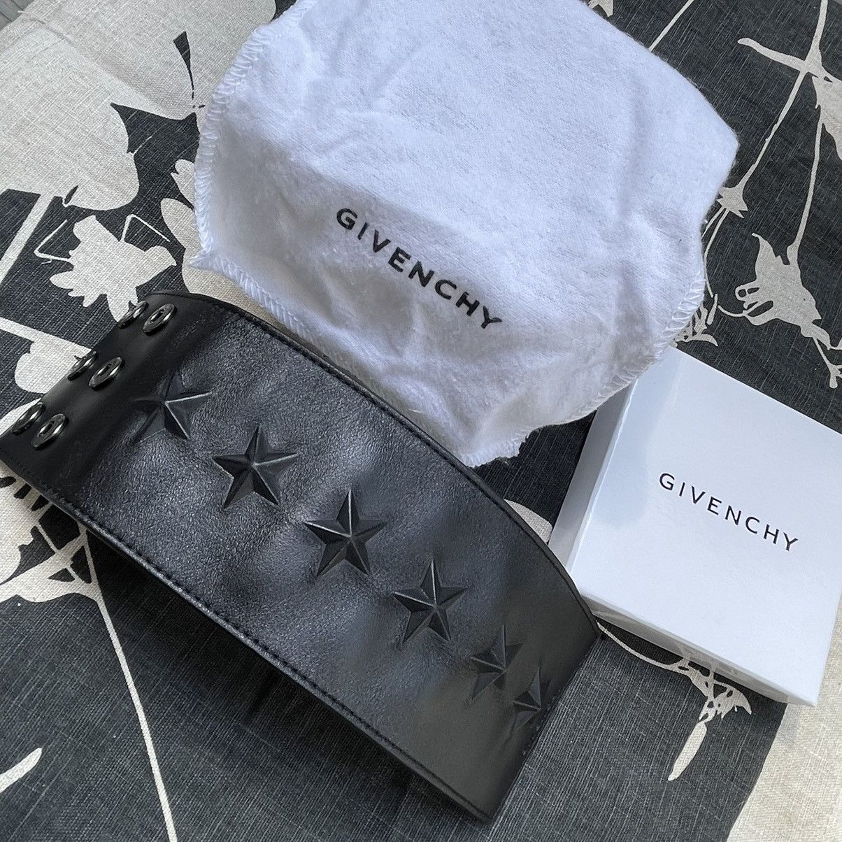 Givenchy Givenchy Cowhide Leather Bracelet All Black Stars Size ONE SIZE - 5 Thumbnail