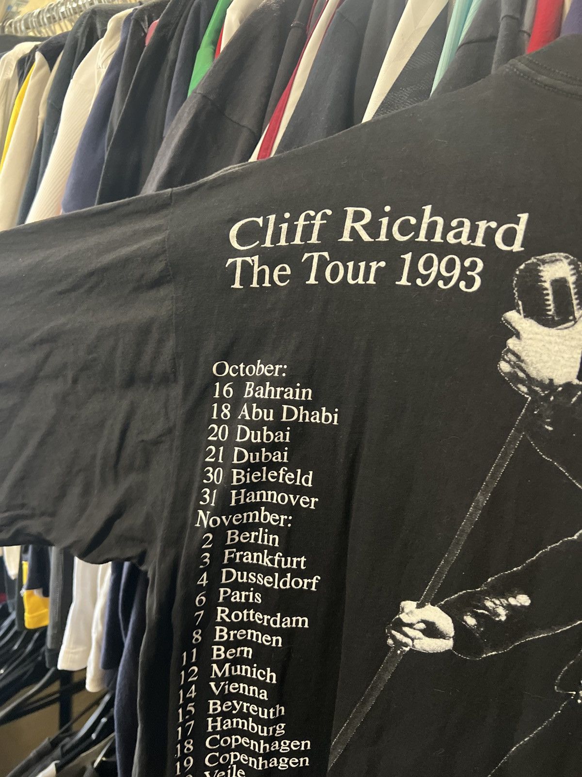 Band Tees × Vintage 1993 VINTAGE CLIFF RICHARD WORLD TOUR AOP BAND ROCK T SHIRT Size US XL / EU 56 / 4 - 4 Thumbnail