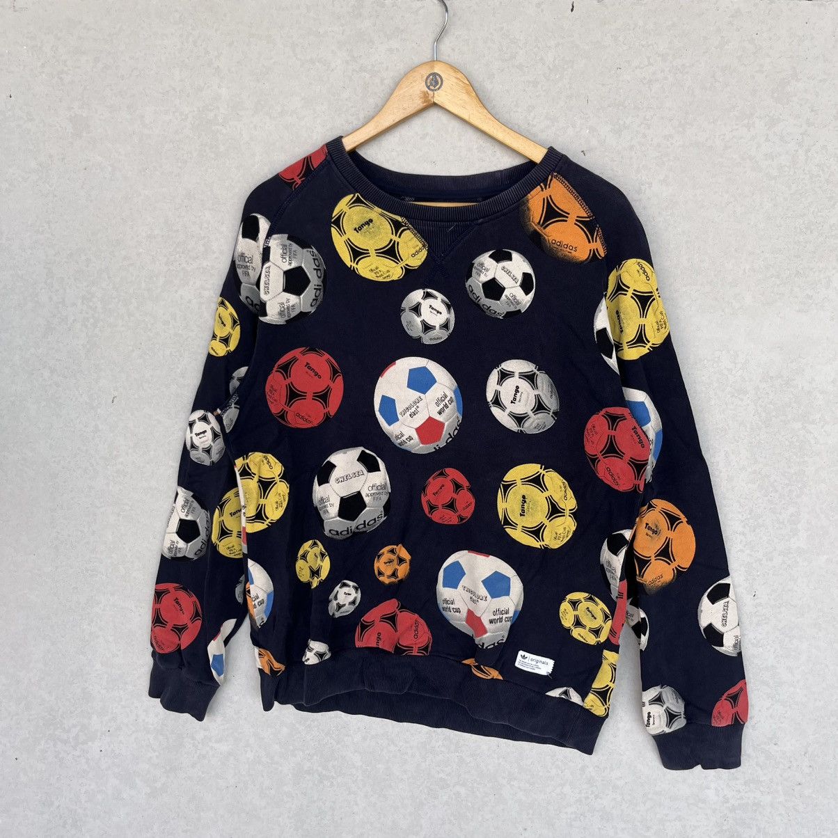 Other Vintage AdidasOriginals Black Soccer Ball Sweatshirt Size M Size US M / EU 48-50 / 2 - 2 Thumbnail