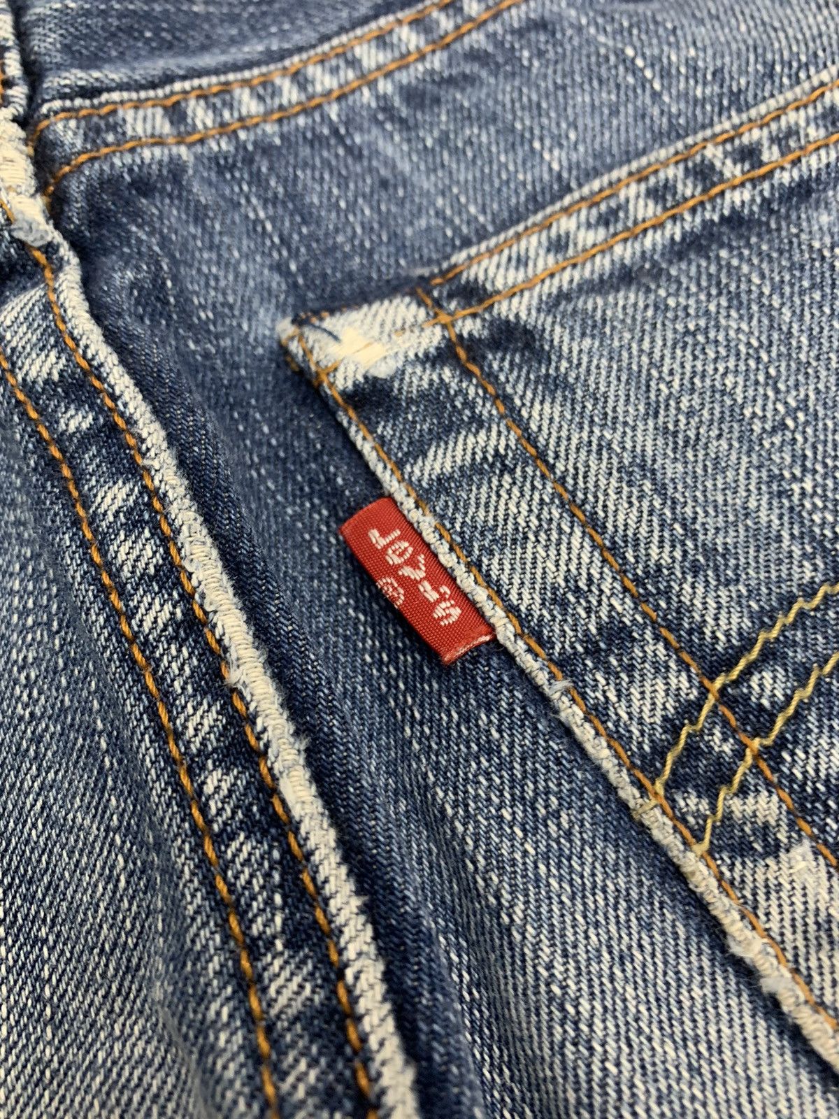 Levis 502 Distressed Denim Pants (AE11)