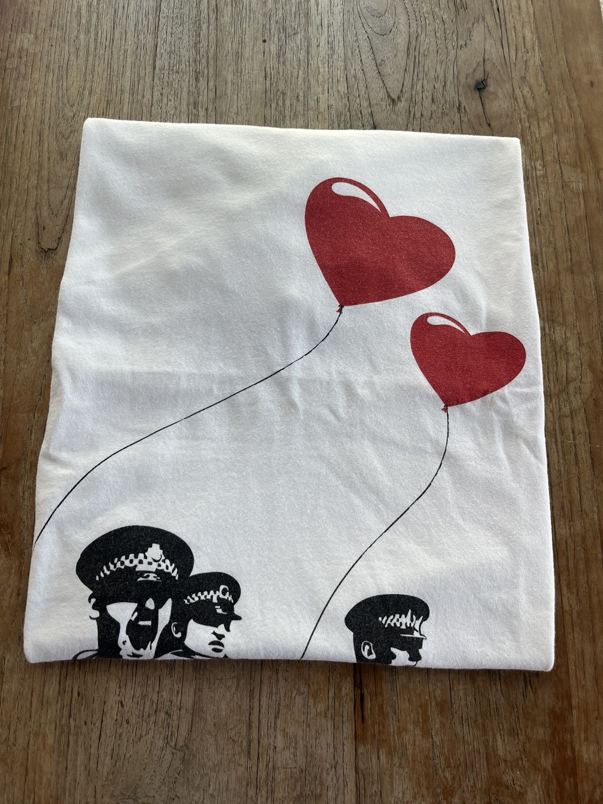 Designer Banksy Artwork design 00’s T-shirt Size US M / EU 48-50 / 2 - 1 Thumbnail