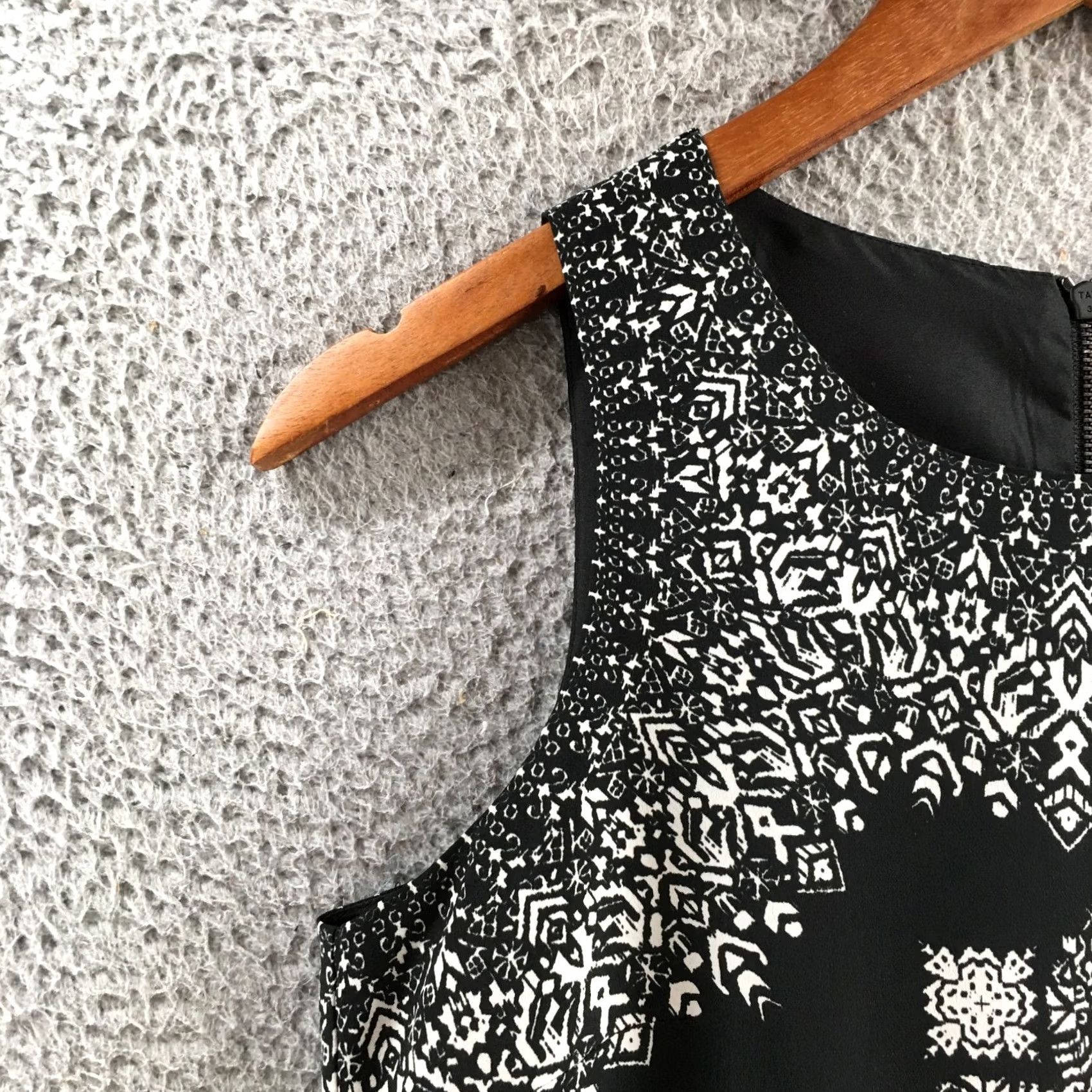 Vince Camuto Vince Camuto Dress Womens 4P Black White Geometric Print Sleeveless Sheath Top Size S / US 4 / IT 40 - 4 Thumbnail