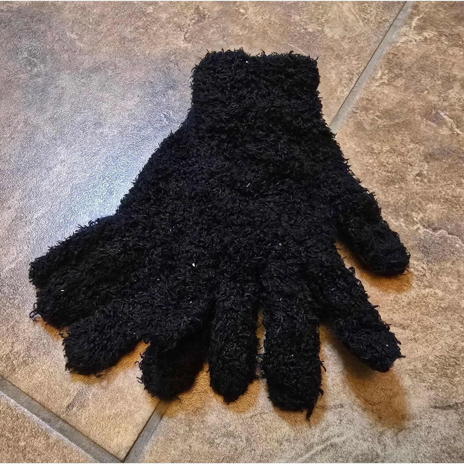 Other Black Extra Fuzzy Winter Glove Size ONE SIZE - 3 Thumbnail