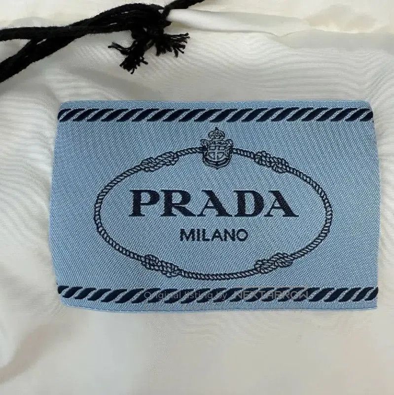 Prada Prada Women's Winter White Nylon Puffer Jacket. Size M / US 6-8 / IT 42-44 - 4 Thumbnail