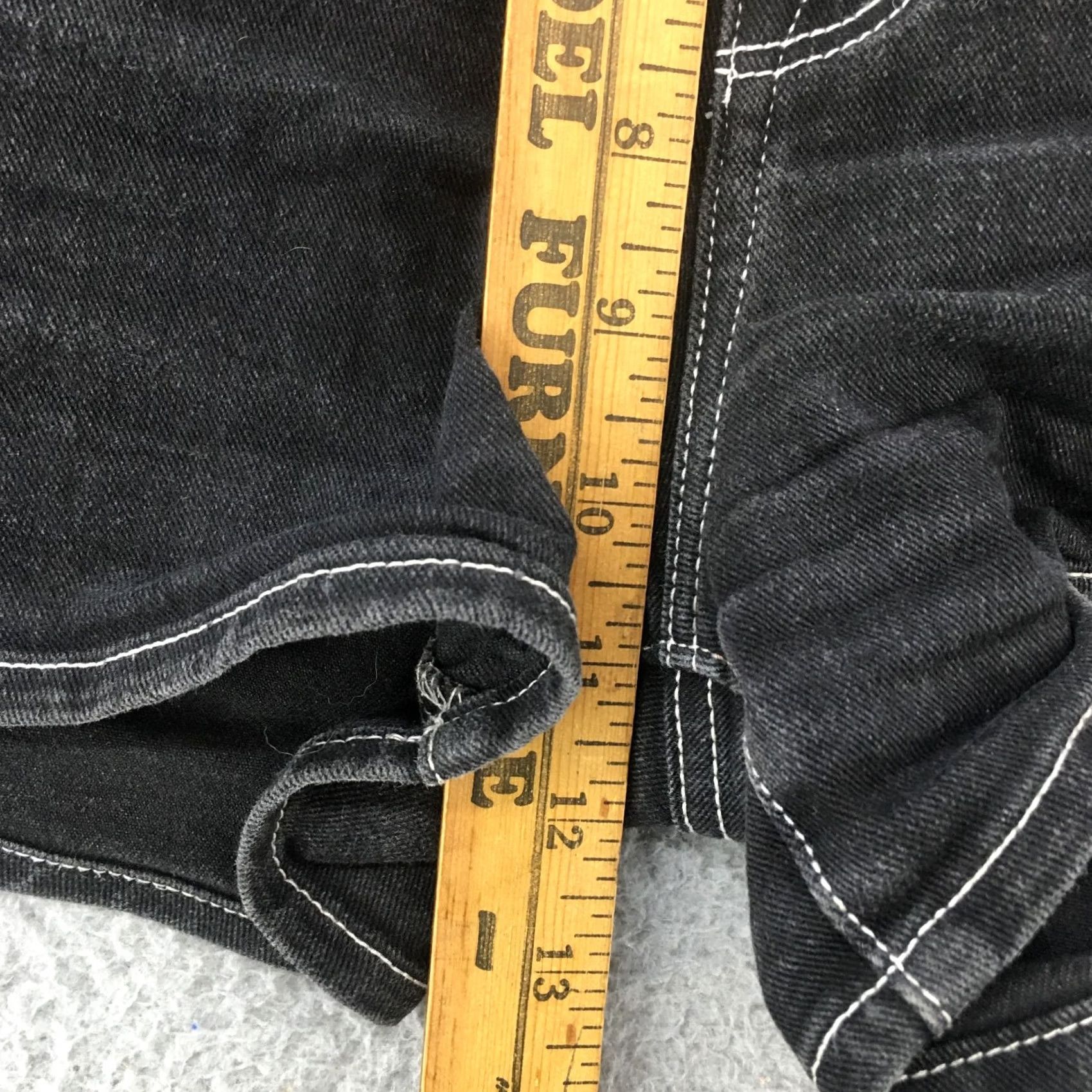 H&M H&M High Waist Mom Shorts Womens 4 Black Hi-Rise Zip Fly Button Casual Denim 27x2.5 Adult Womens Baggy? (No) Size 27" / US 4 / IT 40 - 6 Thumbnail