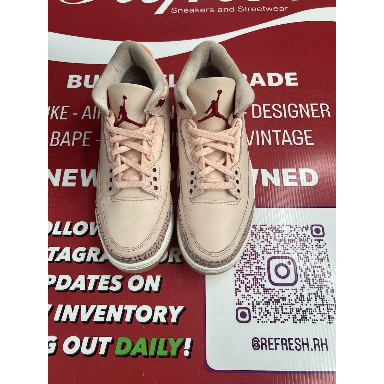 Jordan Brand Air Jordan 3 Valentines Day Treat Yourself (Women’s) Size 11 Size US 11 / IT 41 - 4 Thumbnail