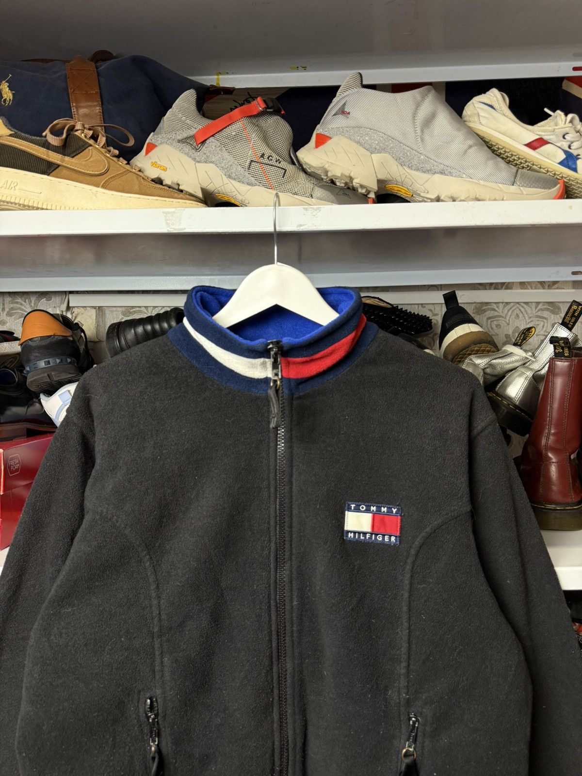 Other Vintage Tommy Hilfiger Fleece Jacket Big Logo Y2K Size US L / EU 52-54 / 3 - 2 Thumbnail