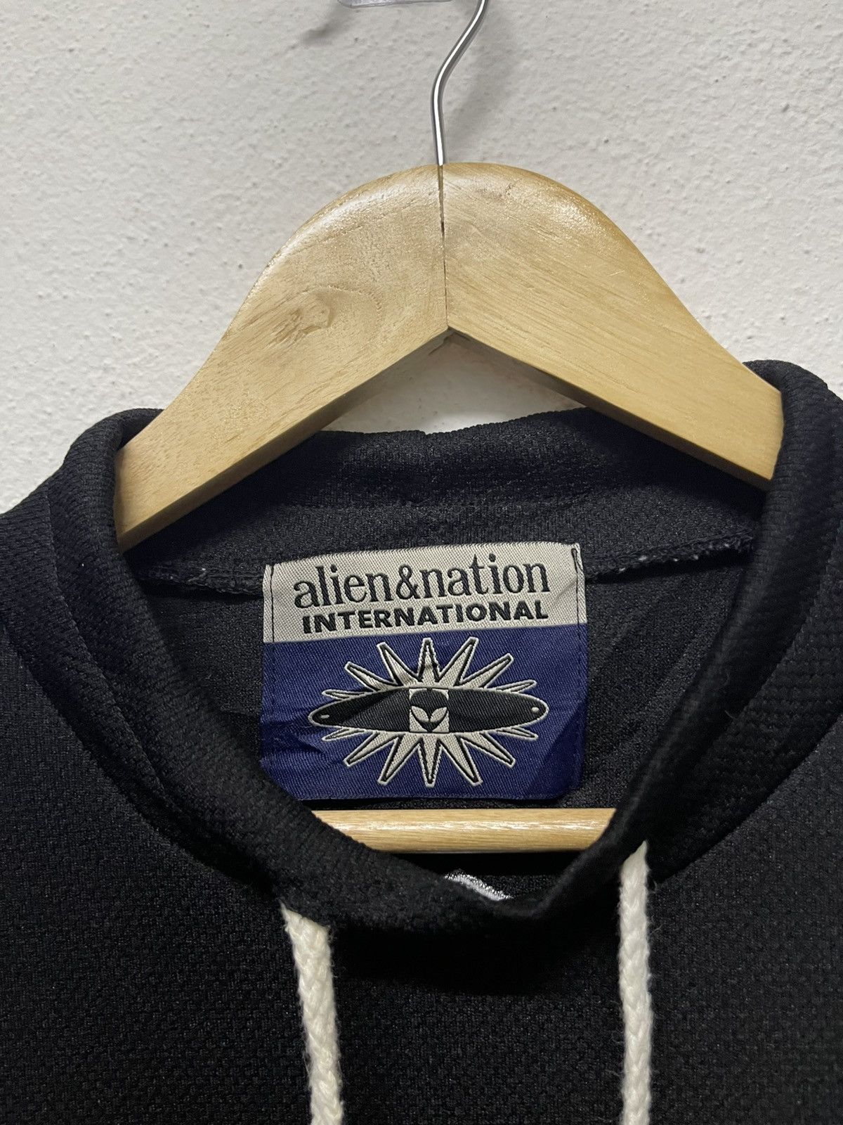 Alien Workshop 90s ALIEN WORKSHOP HIP HOP STYLE JERSEY LONG SLEEVE RARE Size US L / EU 52-54 / 3 - 9 Thumbnail