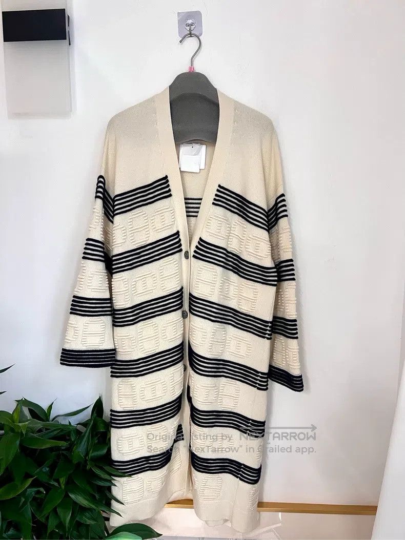 Hermes Hermes Black and White Cashmere Knit Jacket Size XXS / US 00 / IT 34 - 1 Thumbnail