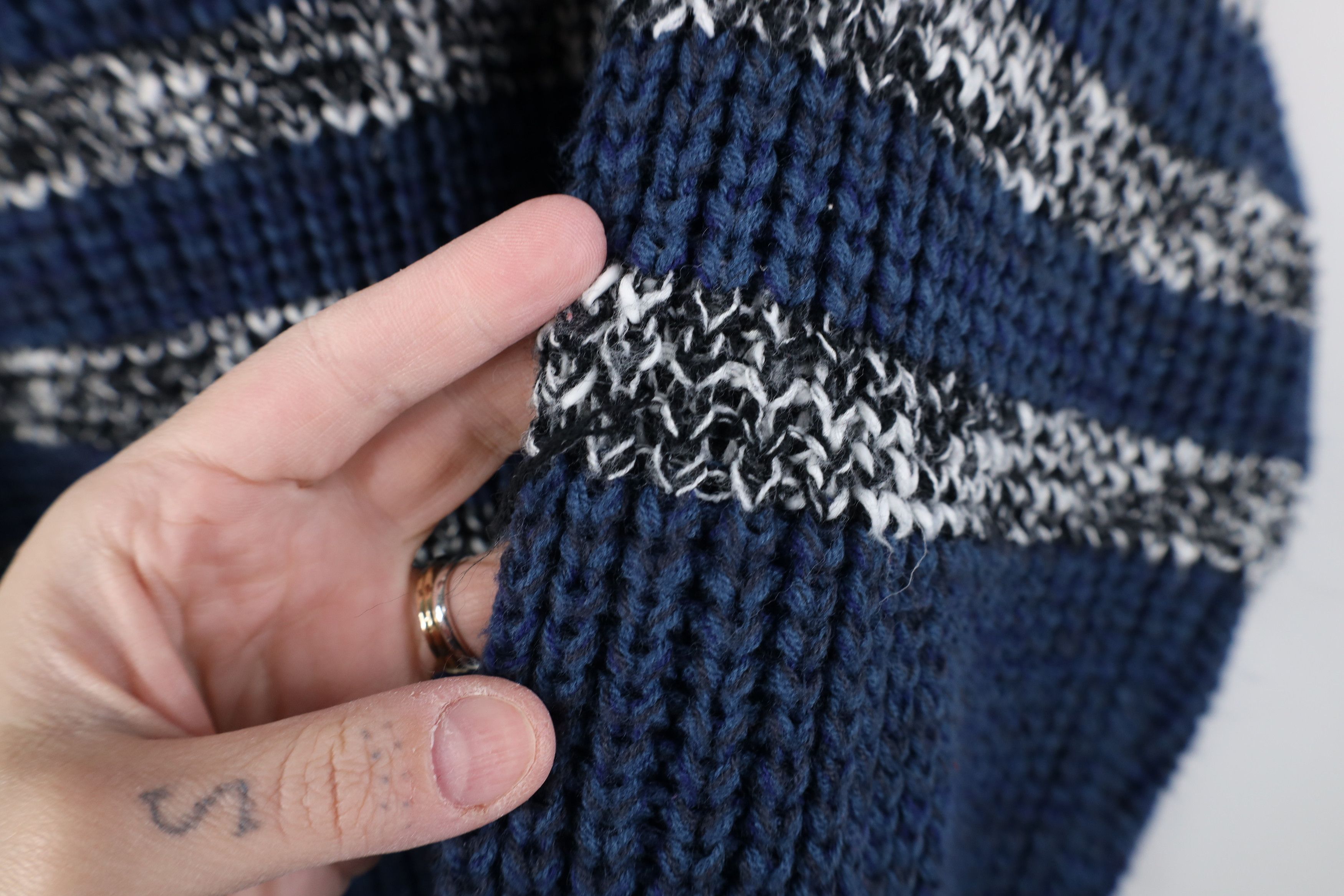 Vintage Vintage 90s Streetwear Chunky Ribbed Knit Crewneck Sweater Size US L / EU 52-54 / 3 - 8 Thumbnail