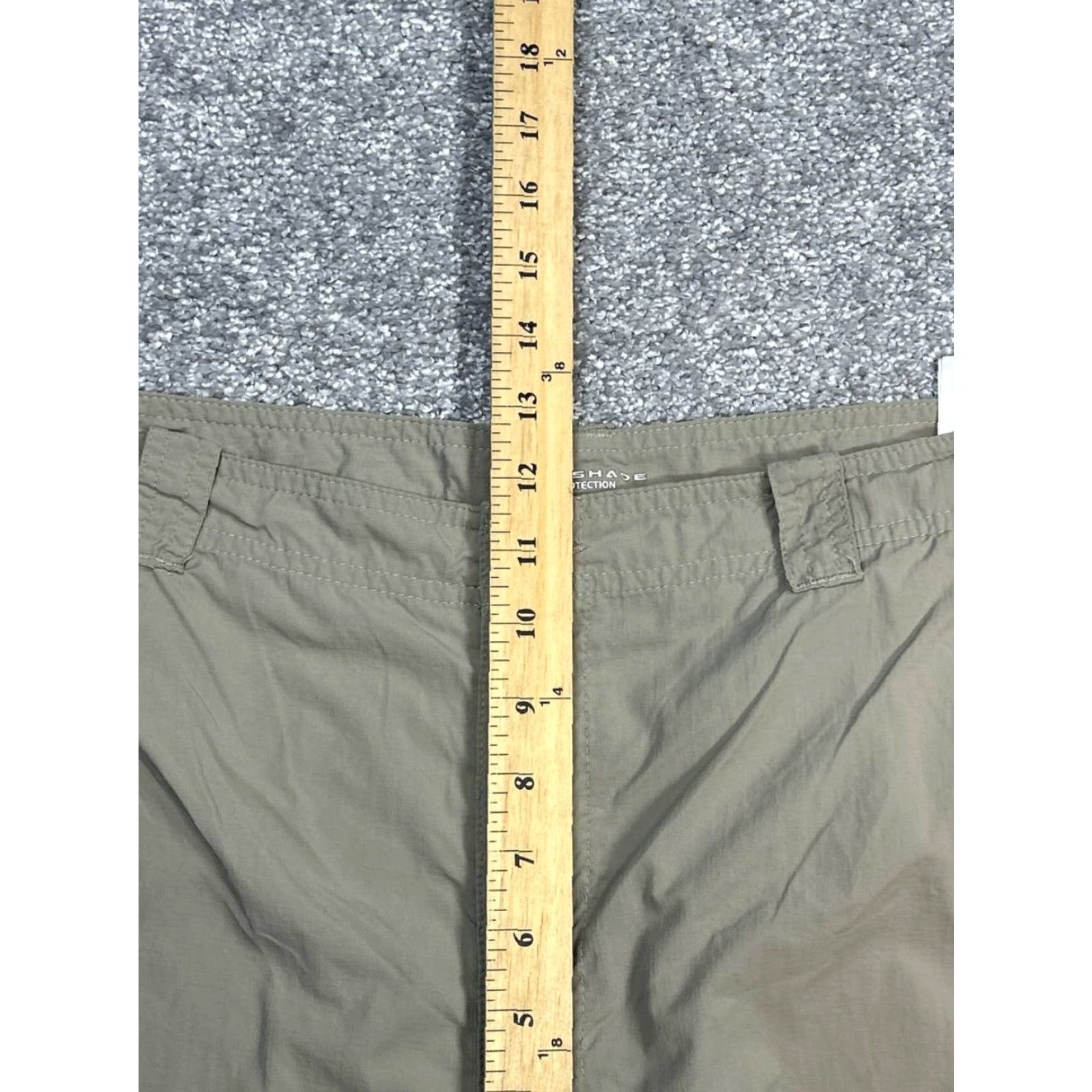 Vintage Columbia Cargo Shorts Mens 40 Khaki Beige Lightweight Ripstop 9" Nylon Polyester Casual Workwear Travel Outdoor American Mens Size US 40 / EU 56 - 6 Thumbnail
