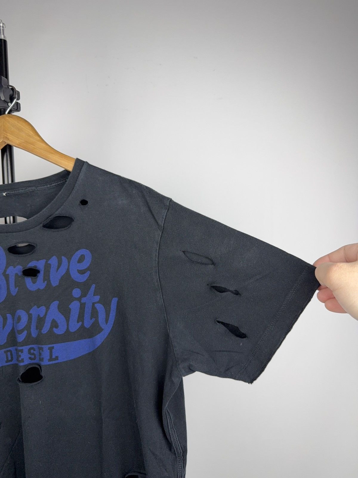 Diesel 00s Diesel Brave Diversity Distressed Faded T-Shirt Y2K Punk Size US L / EU 52-54 / 3 - 7 Thumbnail