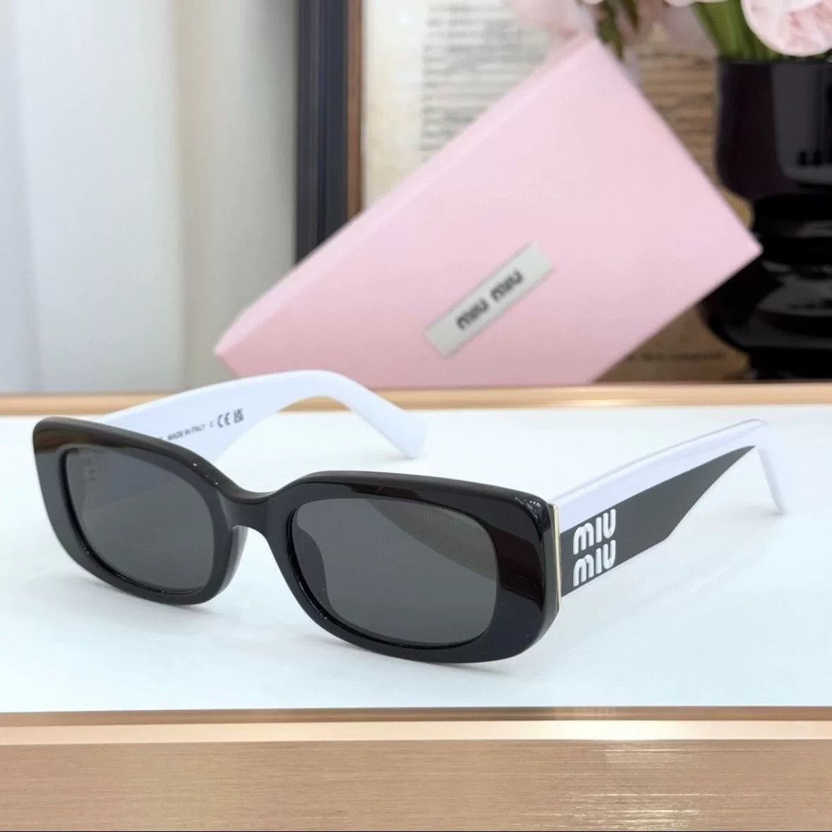 Miu Miu Miumiu Black White Square Sunglasses Size ONE SIZE - 1 Thumbnail