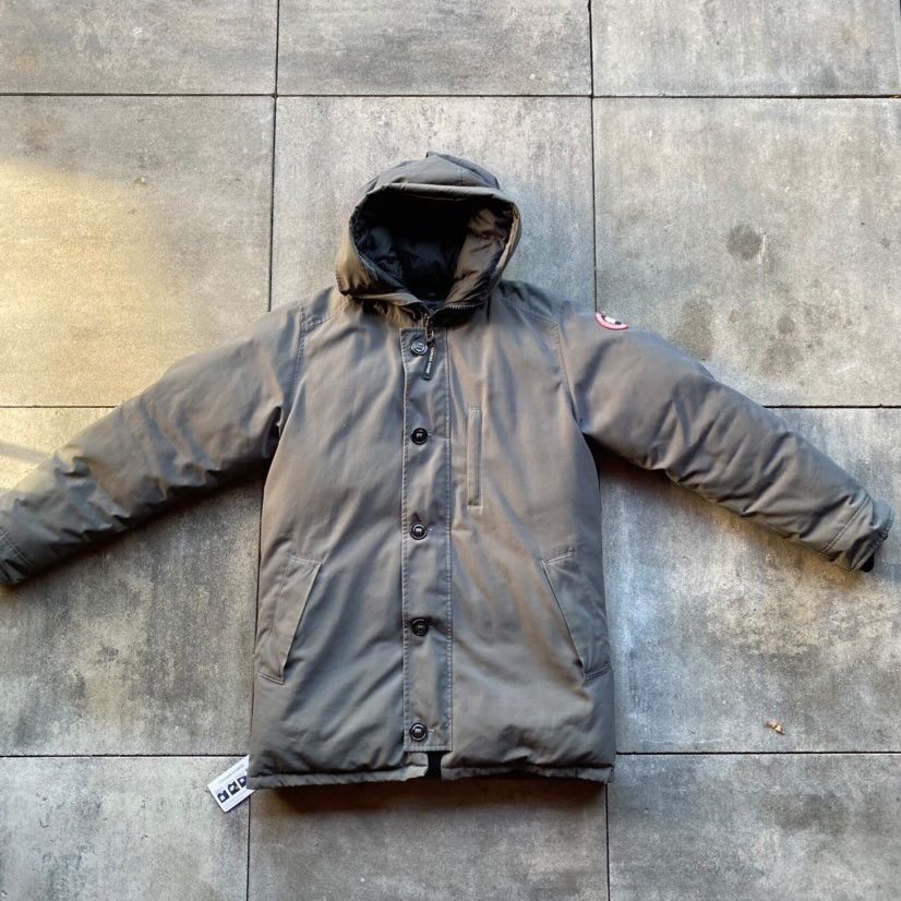 Canada Goose Canada Goose - XL - Grey - Chateau Parka Size US XL / EU 56 / 4 - 1 Thumbnail