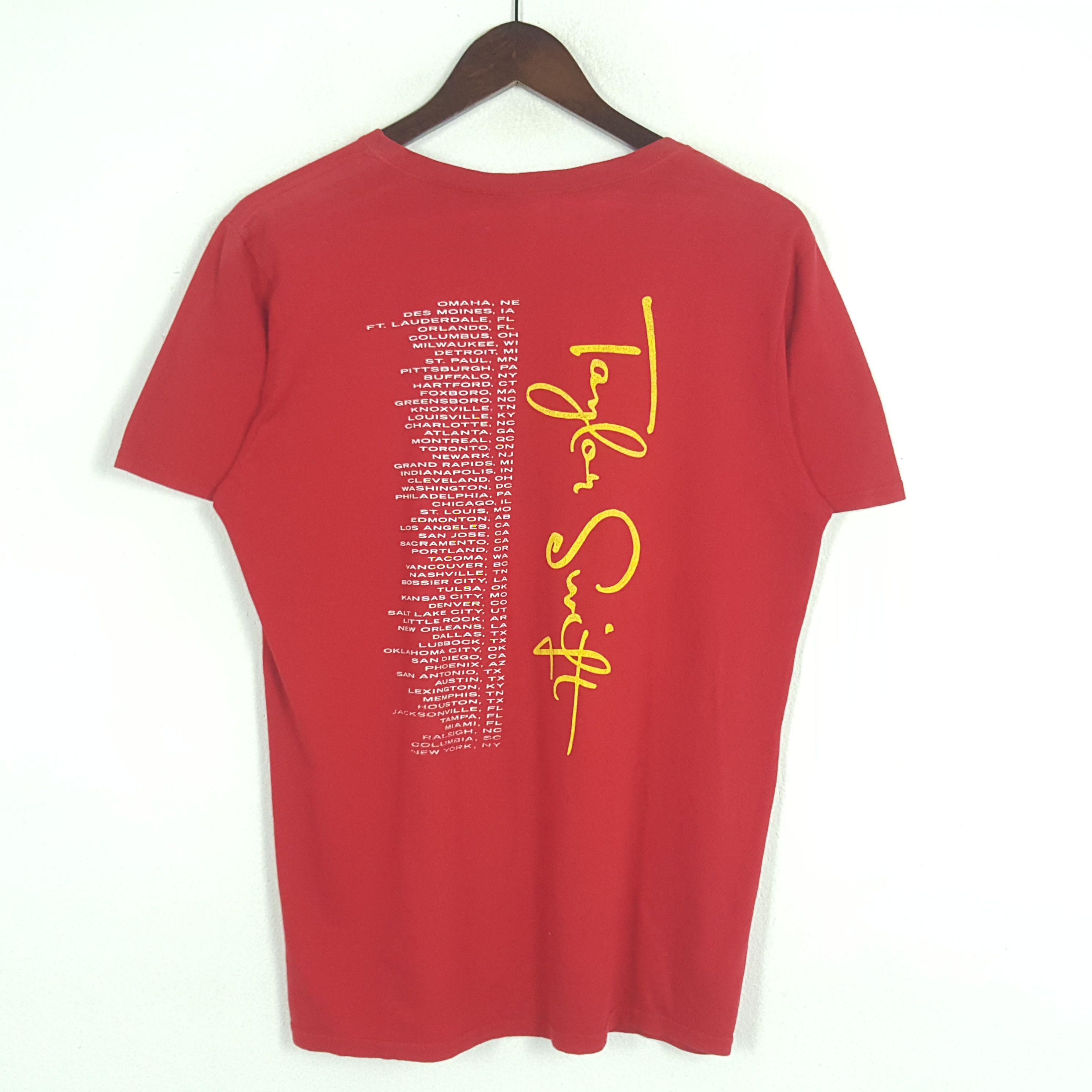 Band Tees × Vintage Vintage Taylor Swift Tour Singer Tshirt Size US M / EU 48-50 / 2 - 3 Thumbnail