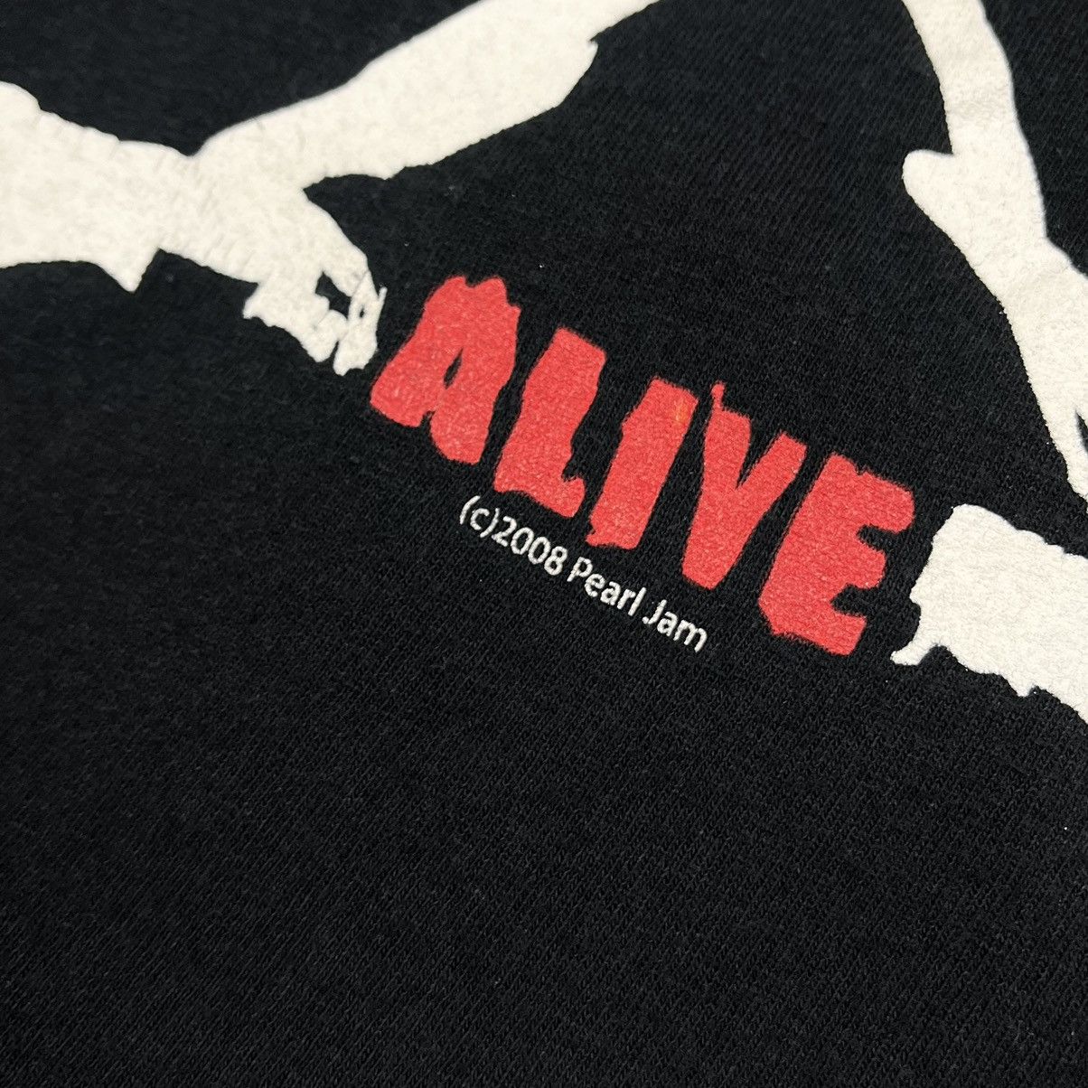Band Tees Vintage Pearl Jam Alive album rock band tee 2008 Size US XL / EU 56 / 4 - 6 Thumbnail