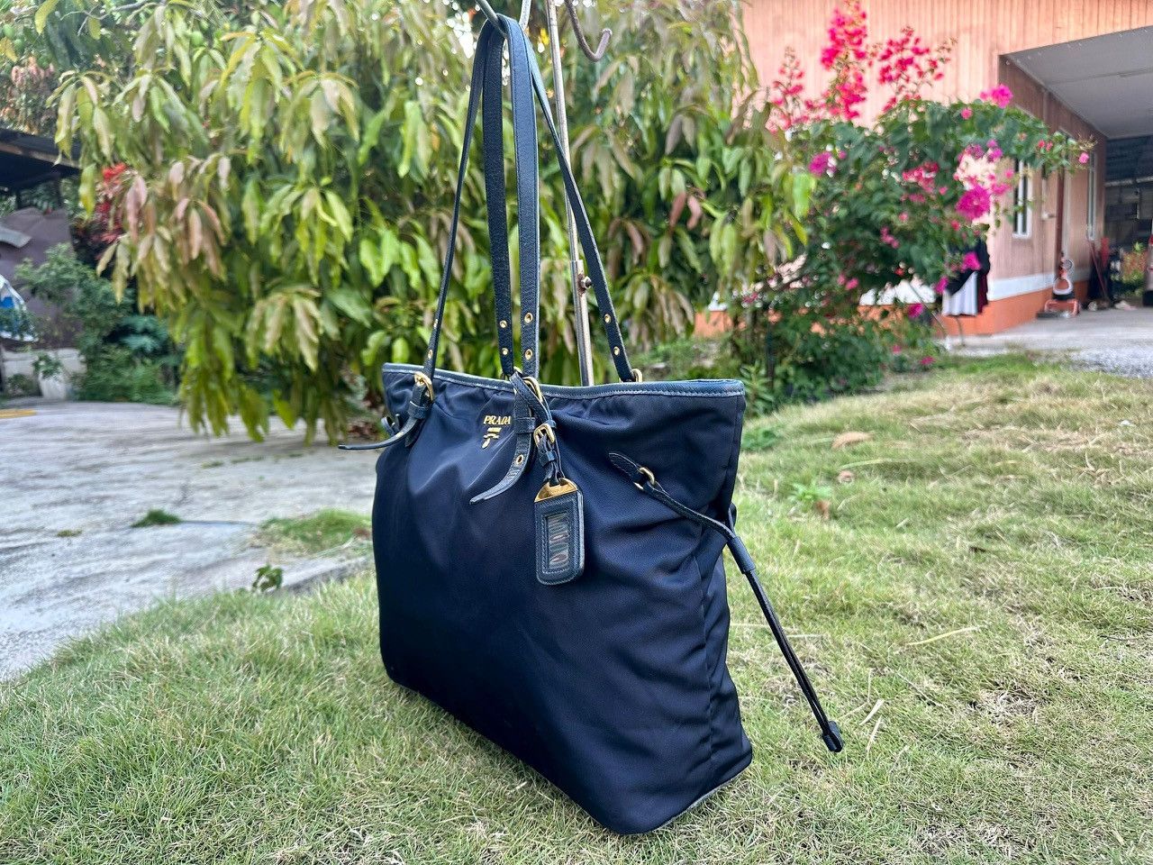 Prada Authentic Prada Bluette Tessuto Saffiano Shopping Tote Bag Size ONE SIZE - 2 Thumbnail