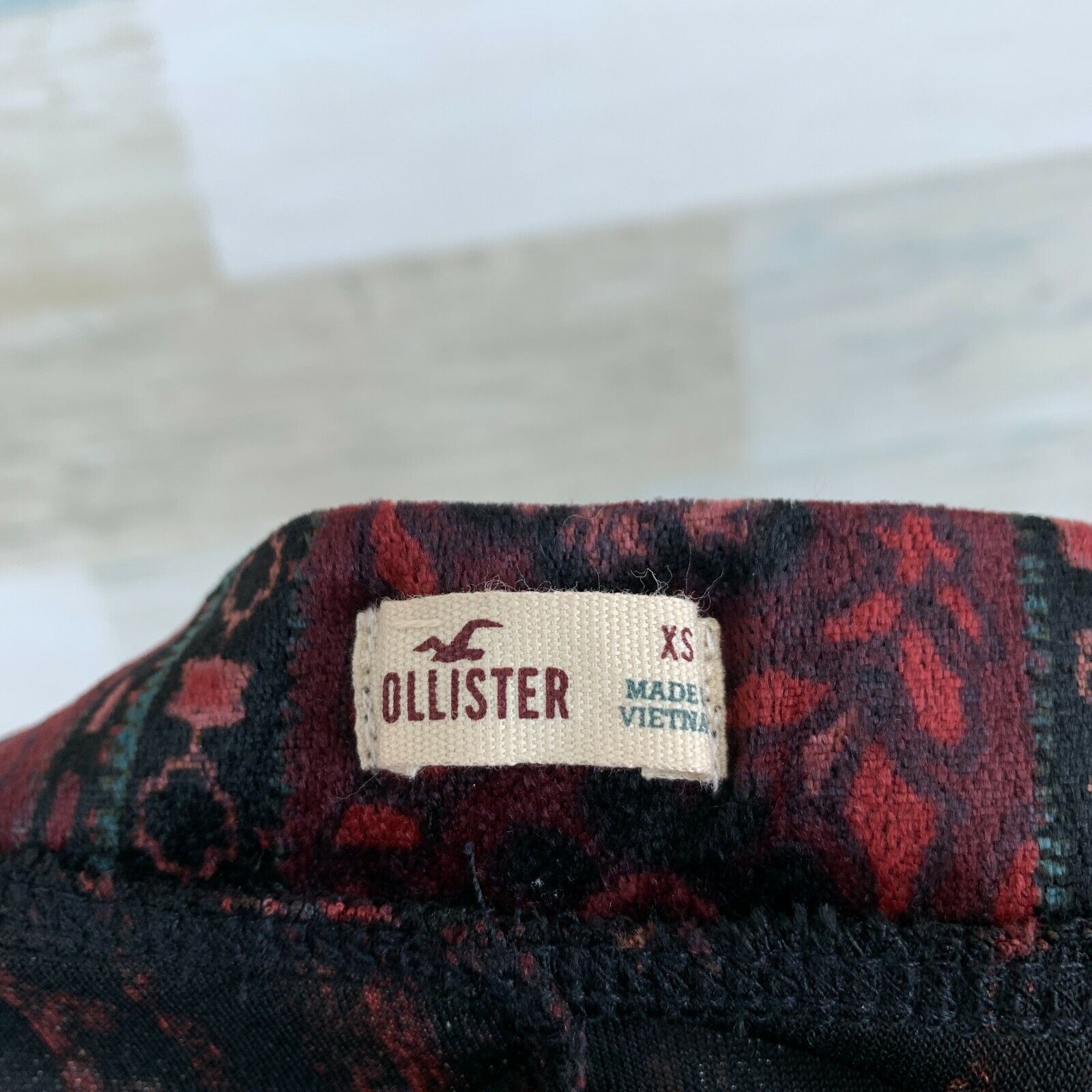 Hollister Hollister Velvet Pull On Mini Skirt Burgundy Red Womens XS Size 24" / US 00 / IT 34 - 4 Thumbnail