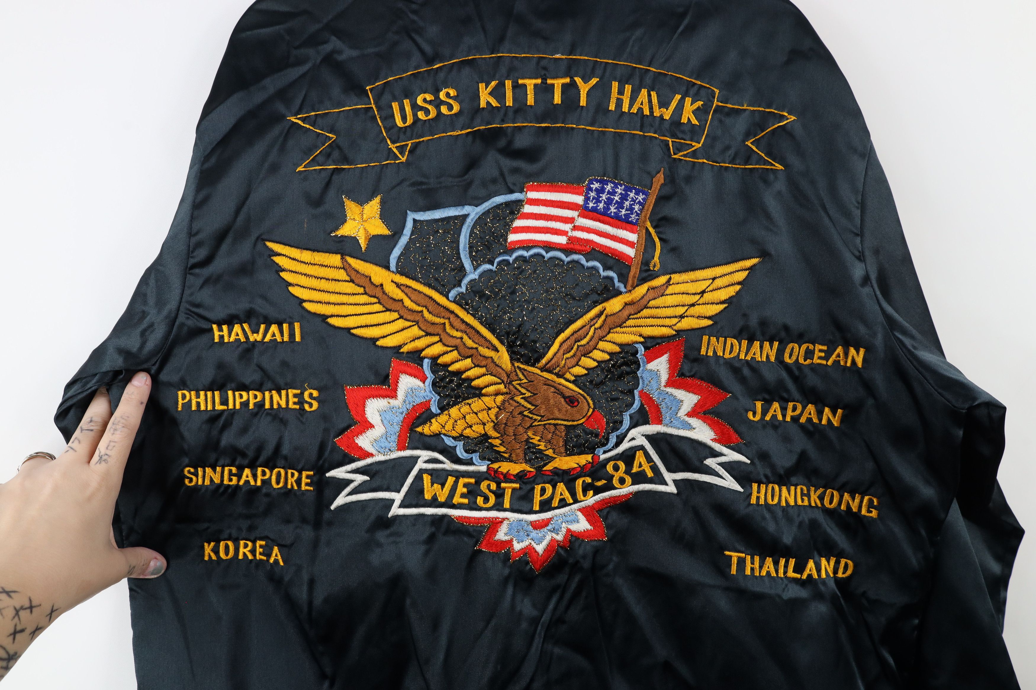 Vintage Vintage 80s Kitty Hawk West Pac 84 Souvenir Jacket Sukajan Size US L / EU 52-54 / 3 - 10 Thumbnail