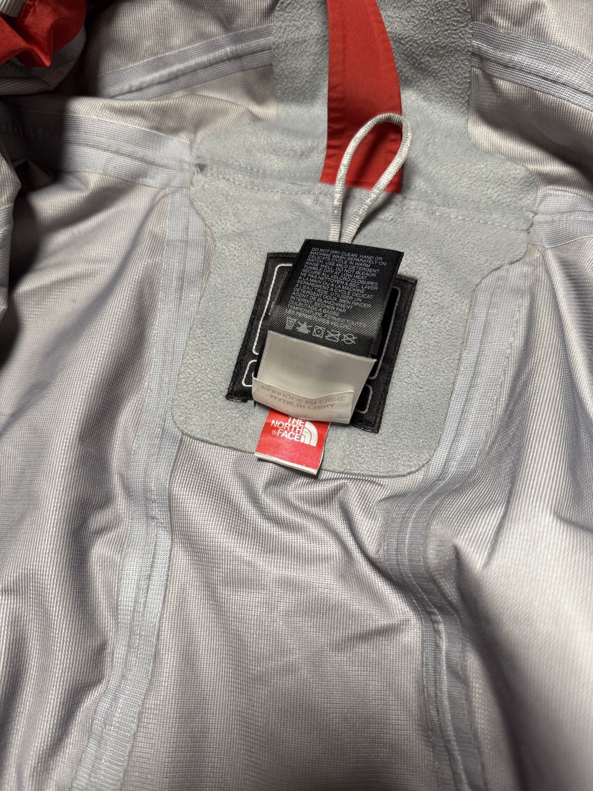 The North Face Outdoor The North Face Jacket Goretex TNF Size US M / EU 48-50 / 2 - 11 Thumbnail