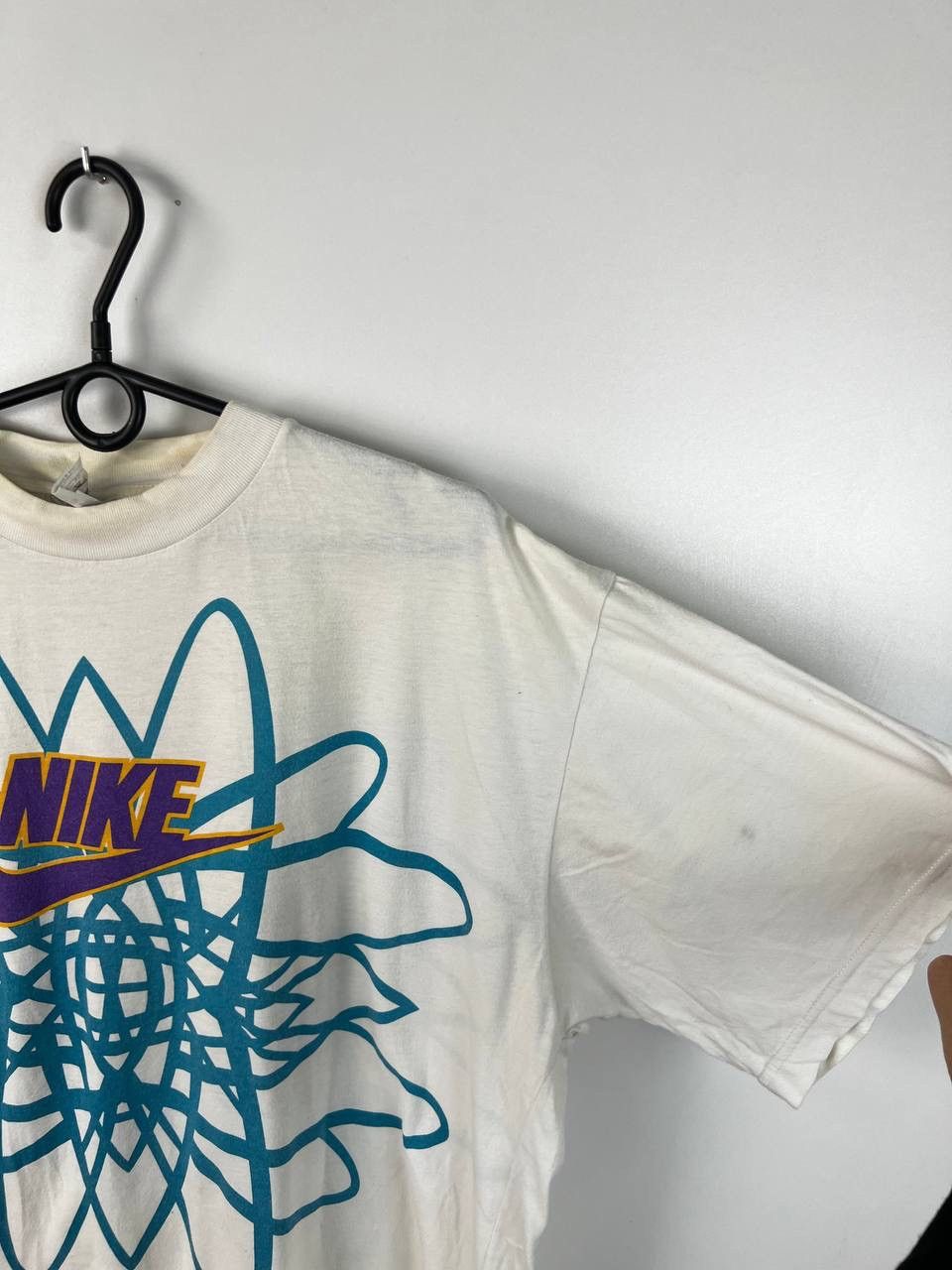 Nike × Vintage Nike International 90s streetwear vintage t-shirts size L Size US L / EU 52-54 / 3 - 7 Thumbnail