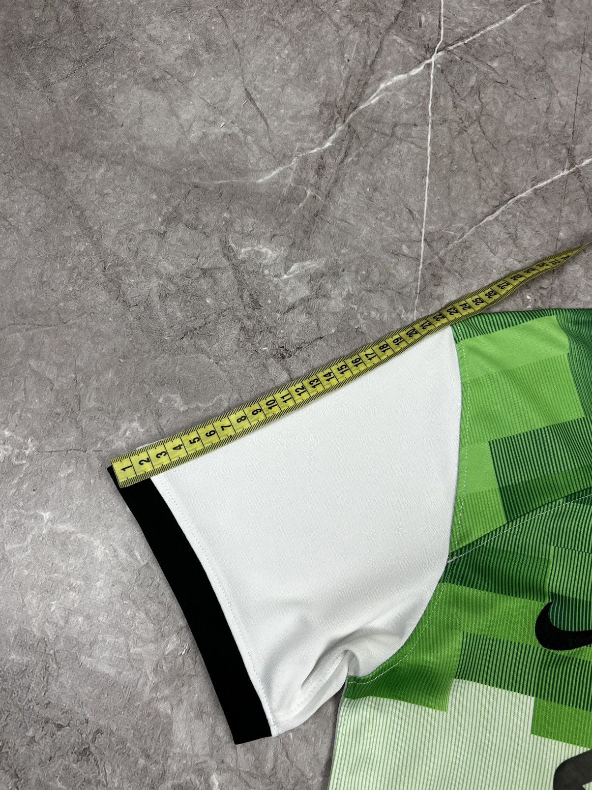 Nike LIVERPOOL NIKE 2023/2024 1 FOOTBALL THIRD JERSEY #9 DARWIN Size US S / EU 44-46 / 1 - 15 Thumbnail
