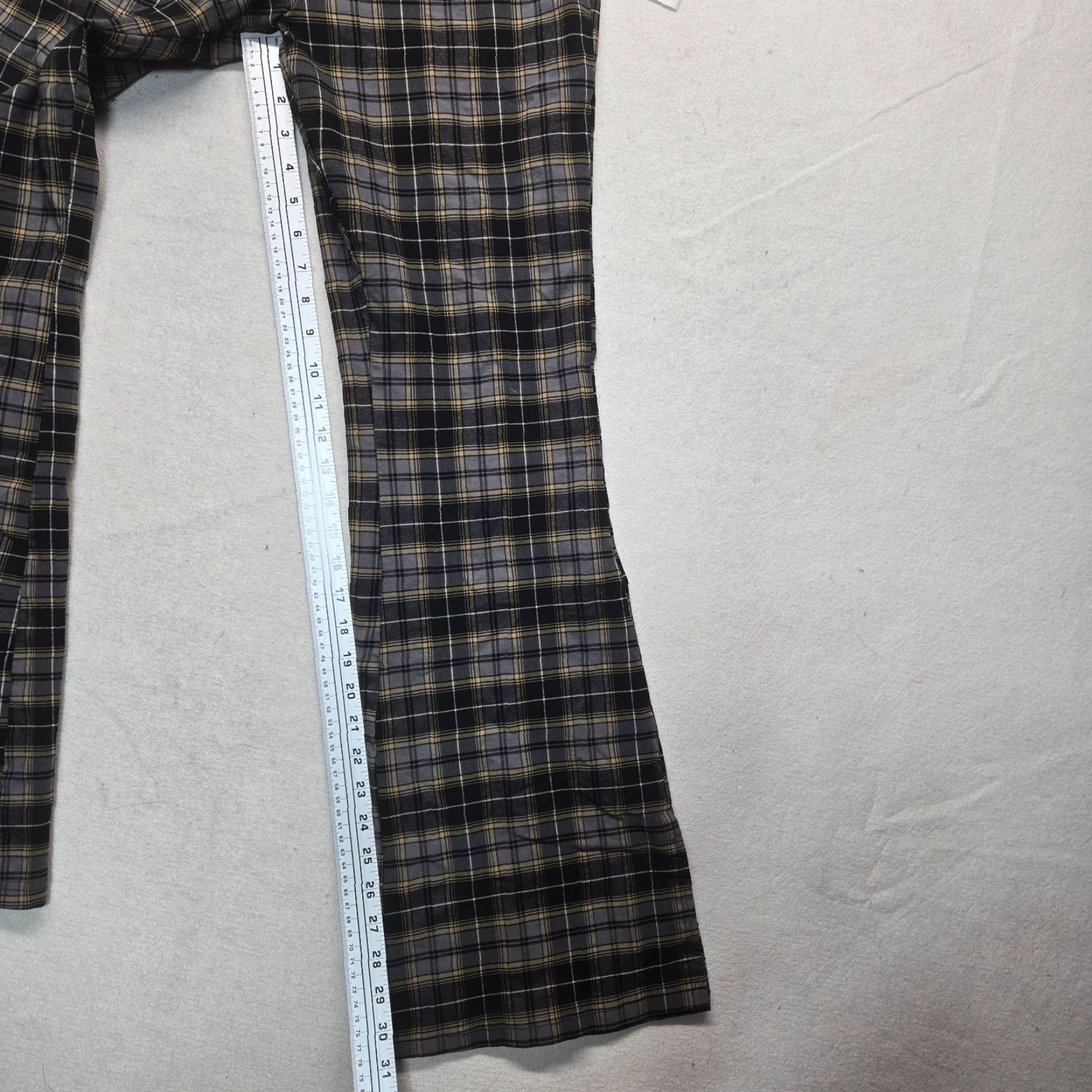 Forever 21 FOREVER 21 Women Pants Black Window Pane Plaid Boot Cut 1X Plus Size High Rise Dress Pants Womens Size 40" / US 18 - 6 Thumbnail