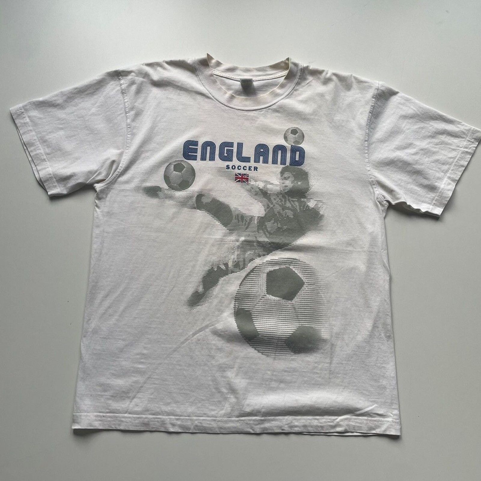Vintage Y2K England Soccer T Shirt Large Euro Football Art