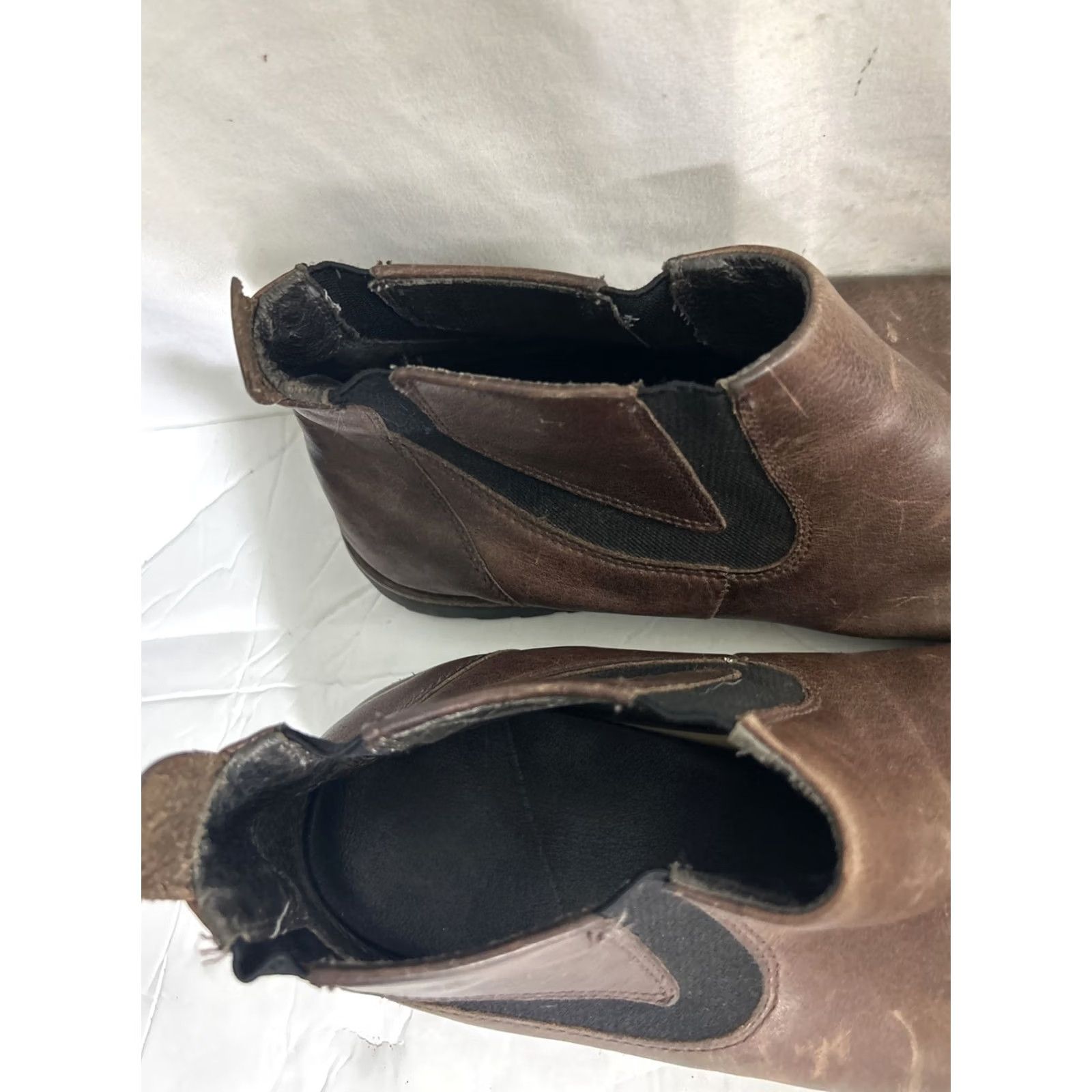 Vintage Bogs Johnny Chelsea Ankle Boots Brown Leather Mens 10 Chelsea Boot Casual Fall Winter M Rubber Outsole 2in Shaft - 2in Size US 10 / EU 43 - 5 Thumbnail