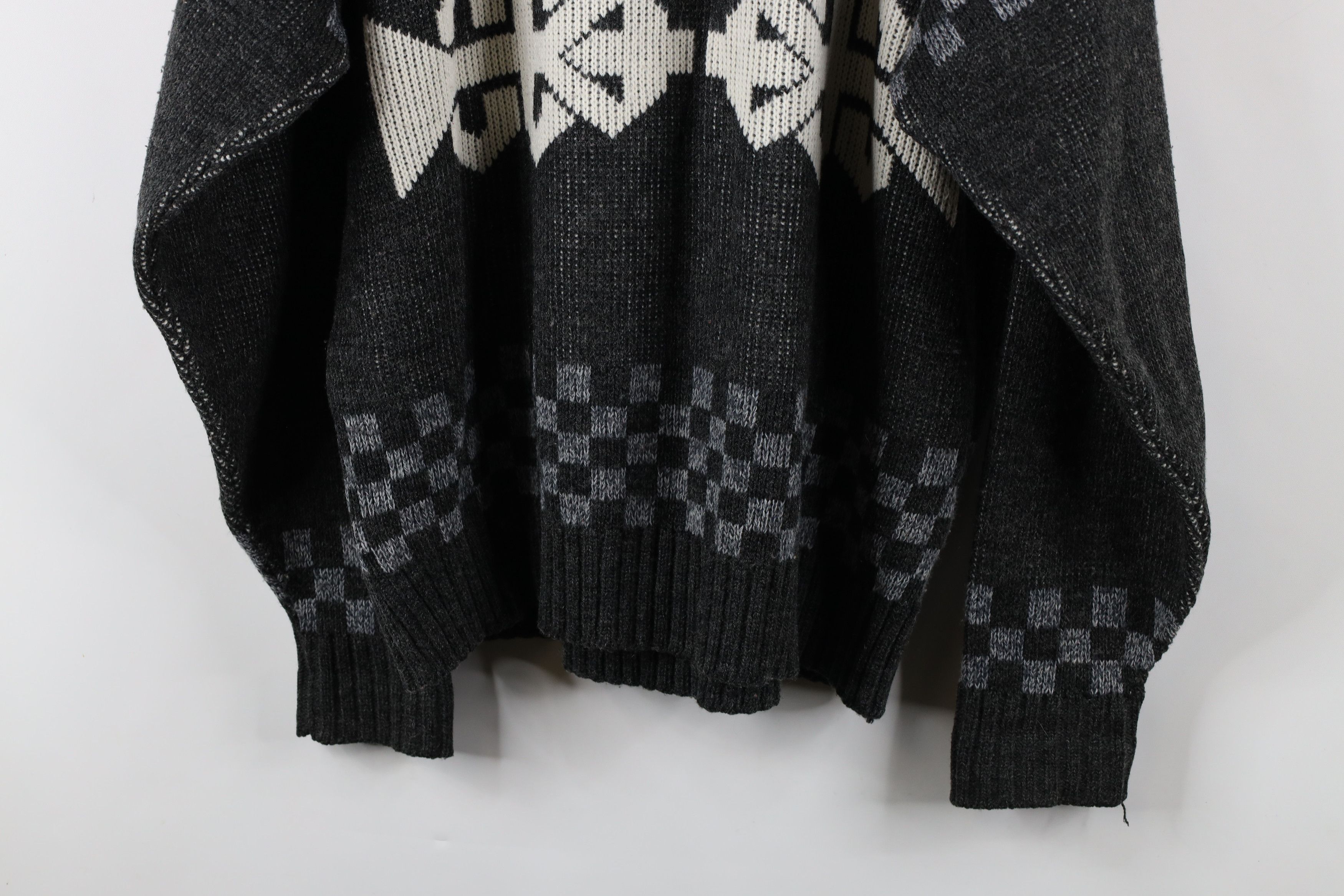 Vintage Vintage 90s Coogi Style Bassmaster Geometric Dad Sweater Size US XXL / EU 58 / 5 - 12 Thumbnail