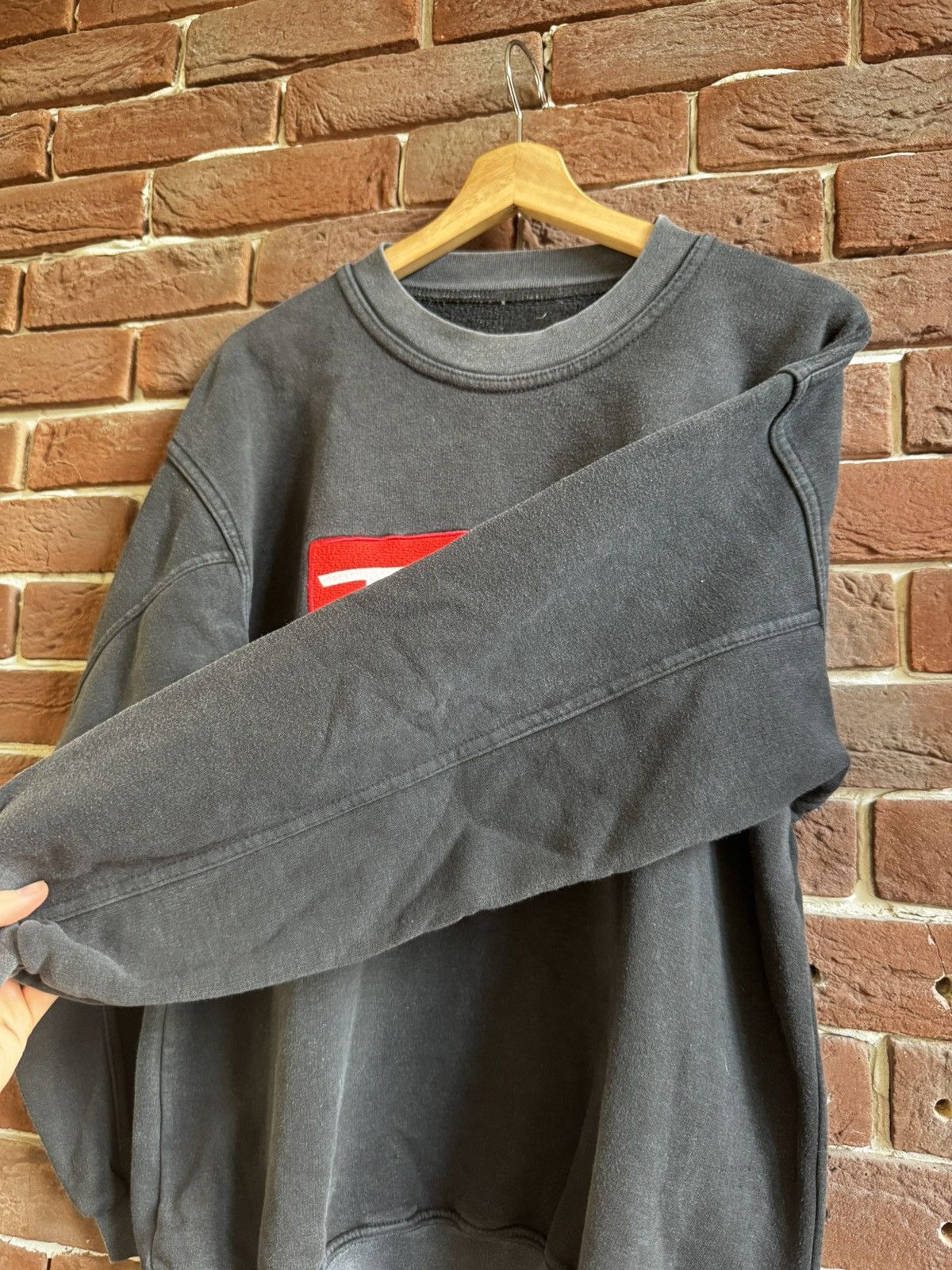 Diesel Diesel sweatshirt vintage big logo crew neck black 90s Size US M / EU 48-50 / 2 - 5 Thumbnail