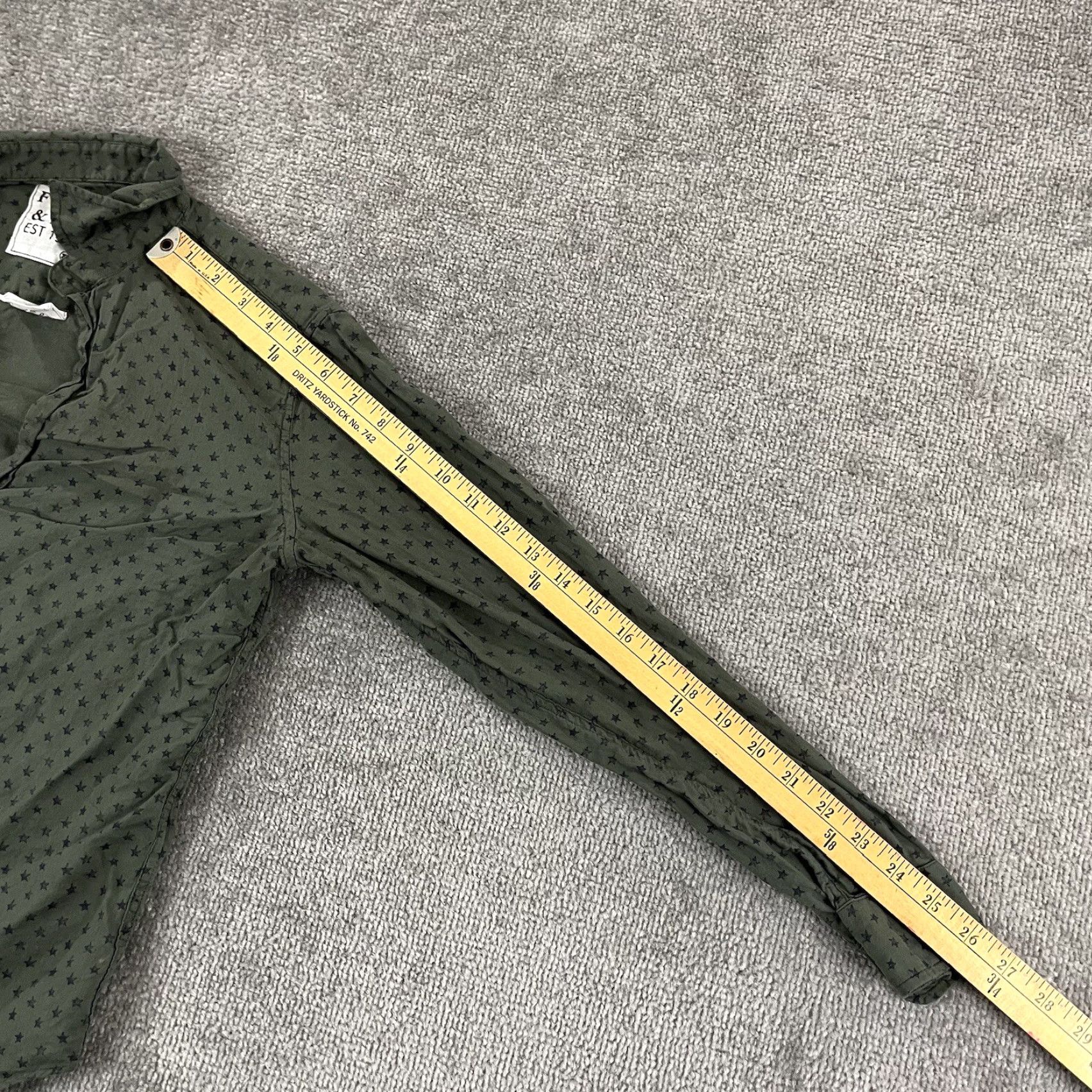 Frank & Eileen FRANK & EILEEN Frank Shirt Womens XS Green Star Button Up Top Featherweight L/S Shirt Womens XS Green Star Button Up Top Featherweight L/S Size XS / US 0-2 / IT 36-38 - 5 Thumbnail