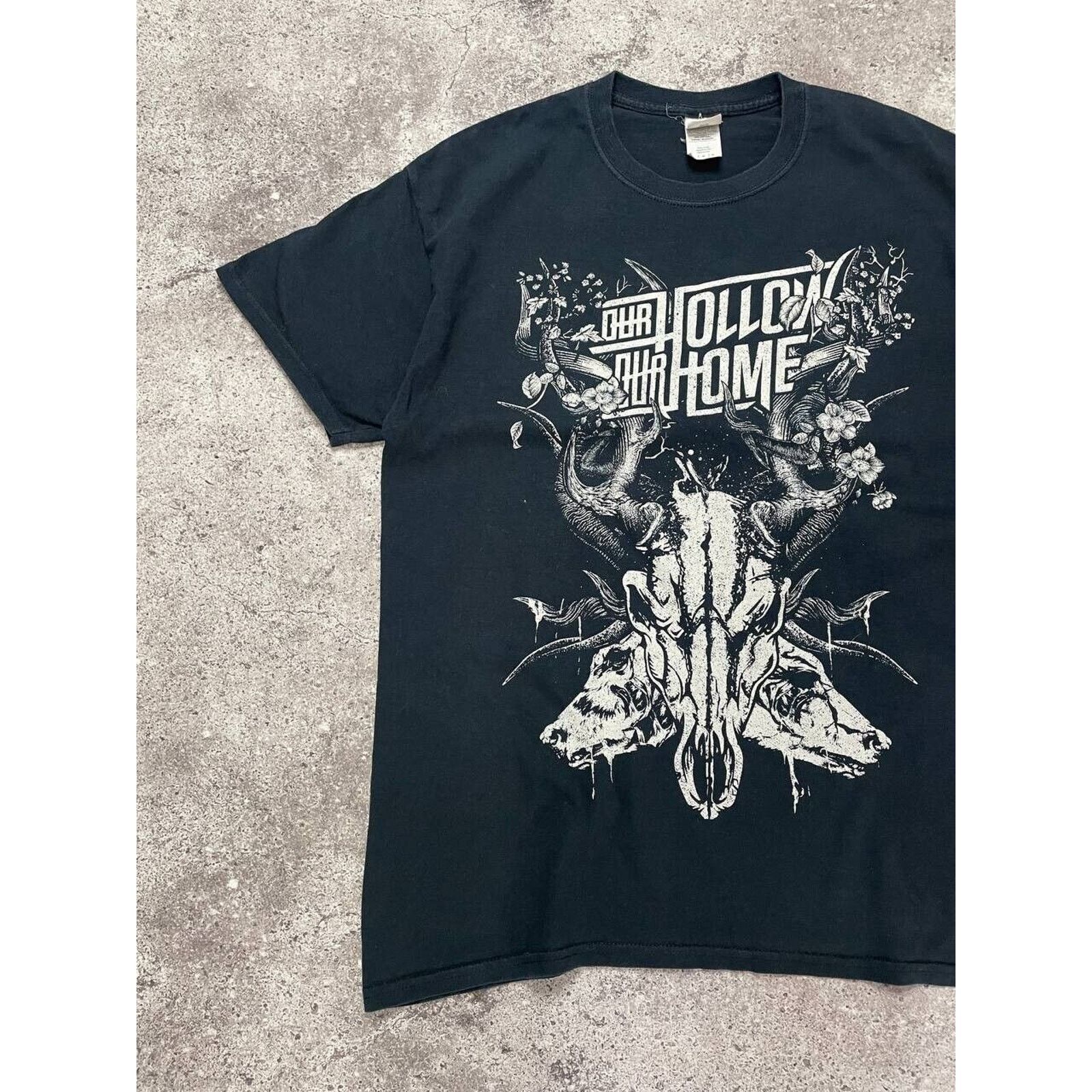 Band Tees × Vintage Our Hollow Our Home Graphic Heavy Gildan L Rock Band Tee Size US L / EU 52-54 / 3 - 4 Thumbnail