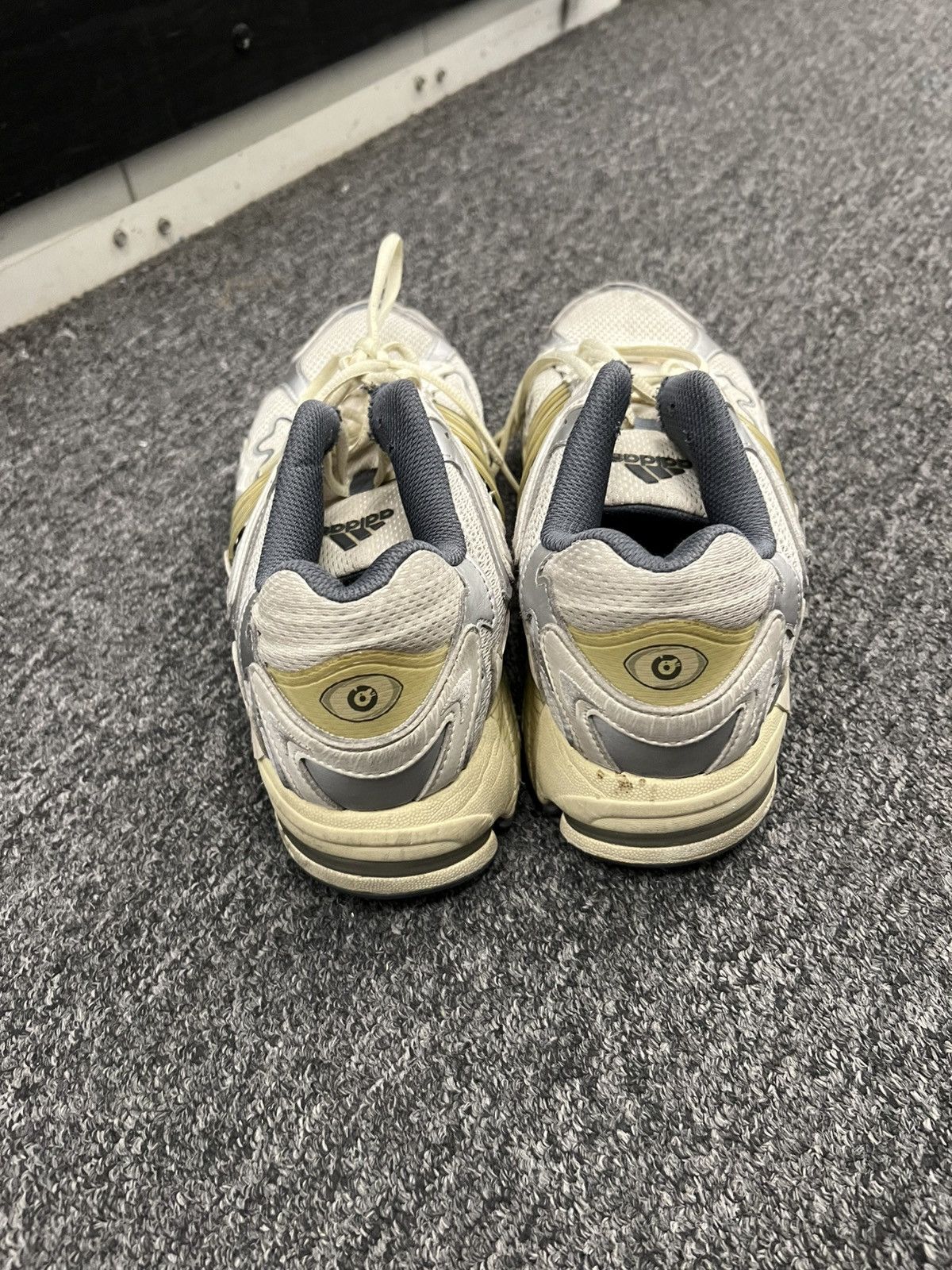 Adidas Bad bunny x adidas Size US 9.5 / EU 42-43 - 2 Thumbnail