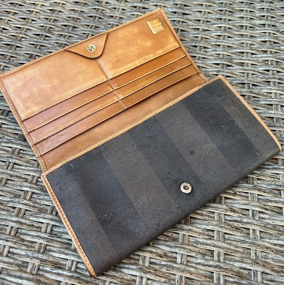 Fendi × Vintage Vintage Fendi Pequin Leather Long Wallet Made In Italy Size ONE SIZE - 3 Thumbnail
