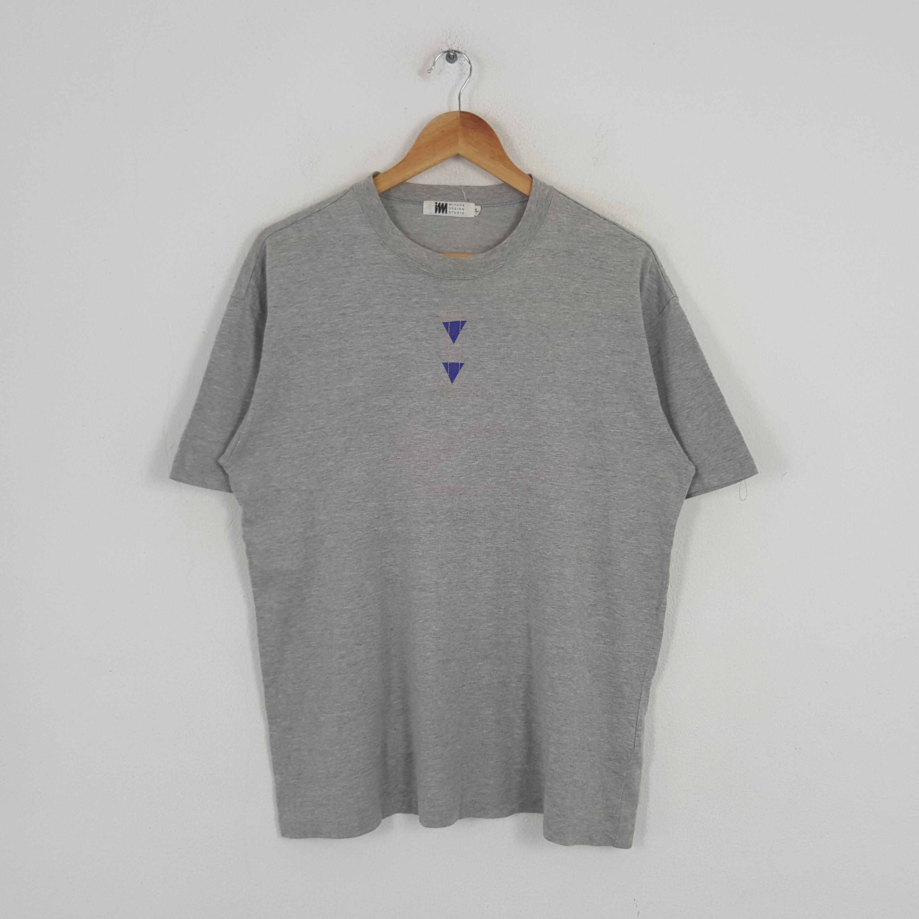 Issey Miyake × Japanese Brand × Vintage Vintage Issey Miyake Japanese Designer Art Tshirt Size US L / EU 52-54 / 3 - 1 Thumbnail
